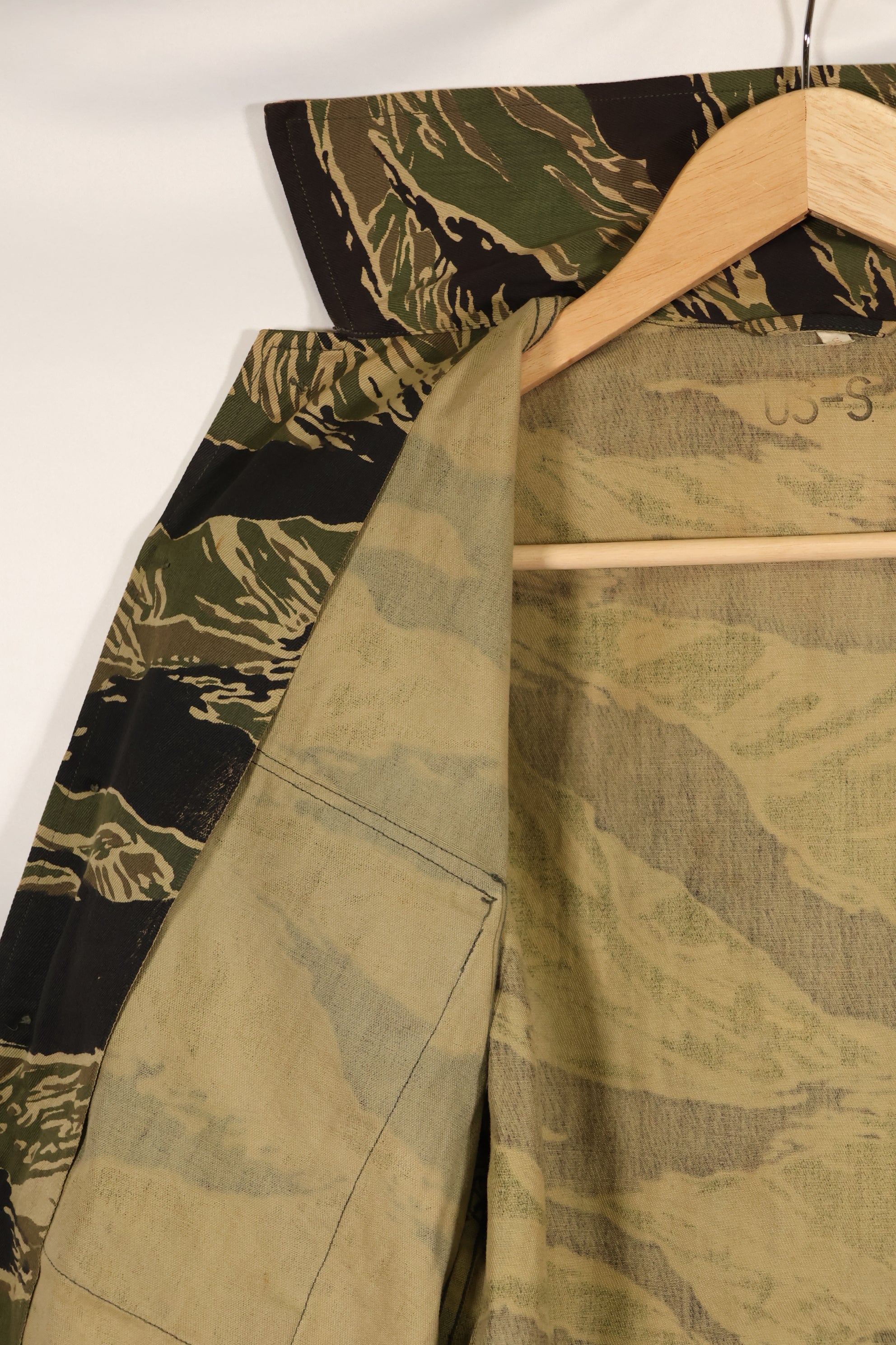 実物　デッドストック　沖縄タイガー　タイガーストライプ　USカットシャツ　US-S　日本本土縫製　汚れあり