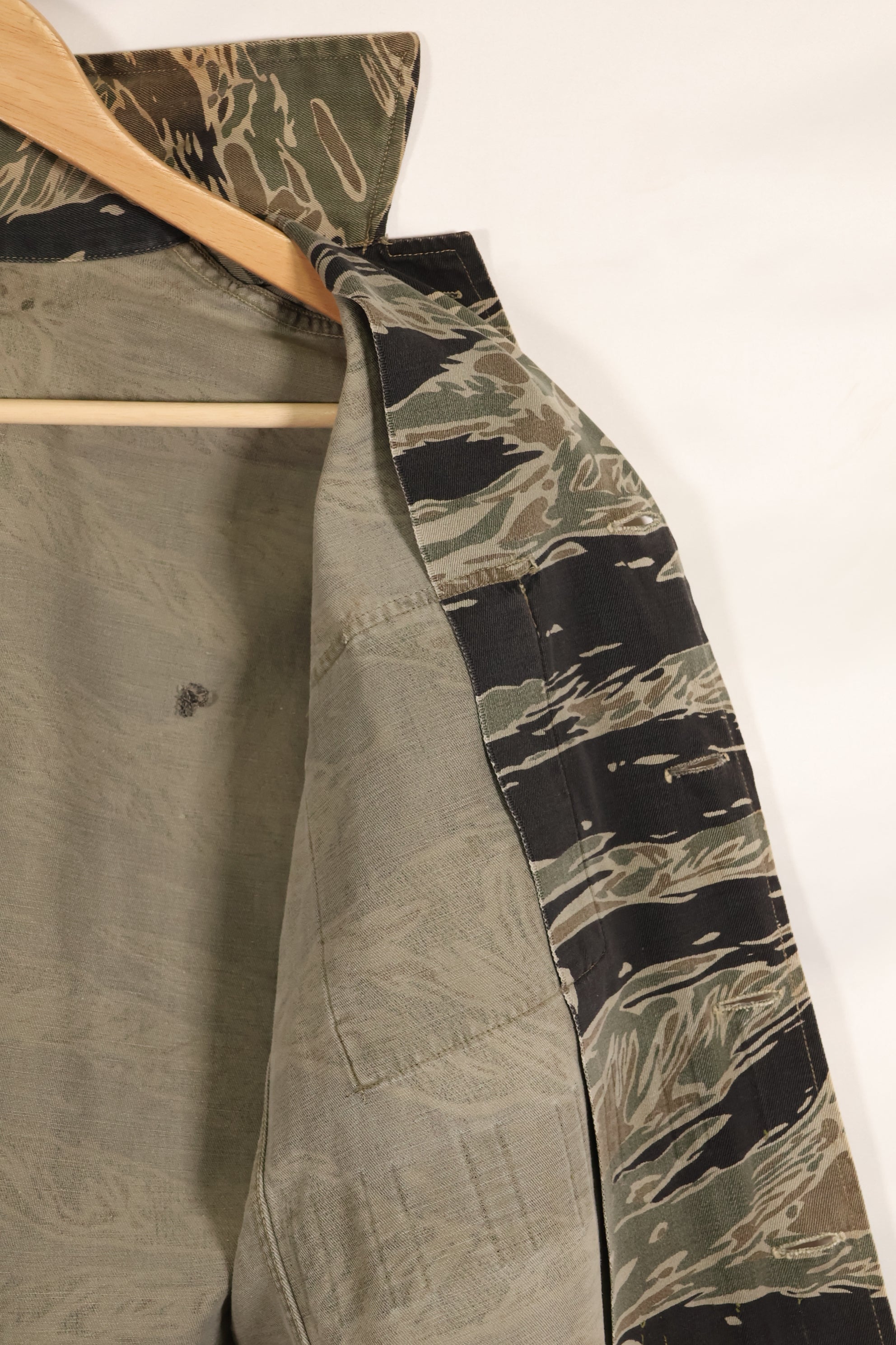 実物　シルバータイガーストライプ　Asian Cut A-Lサイズ　シャツ　Used　状態良い