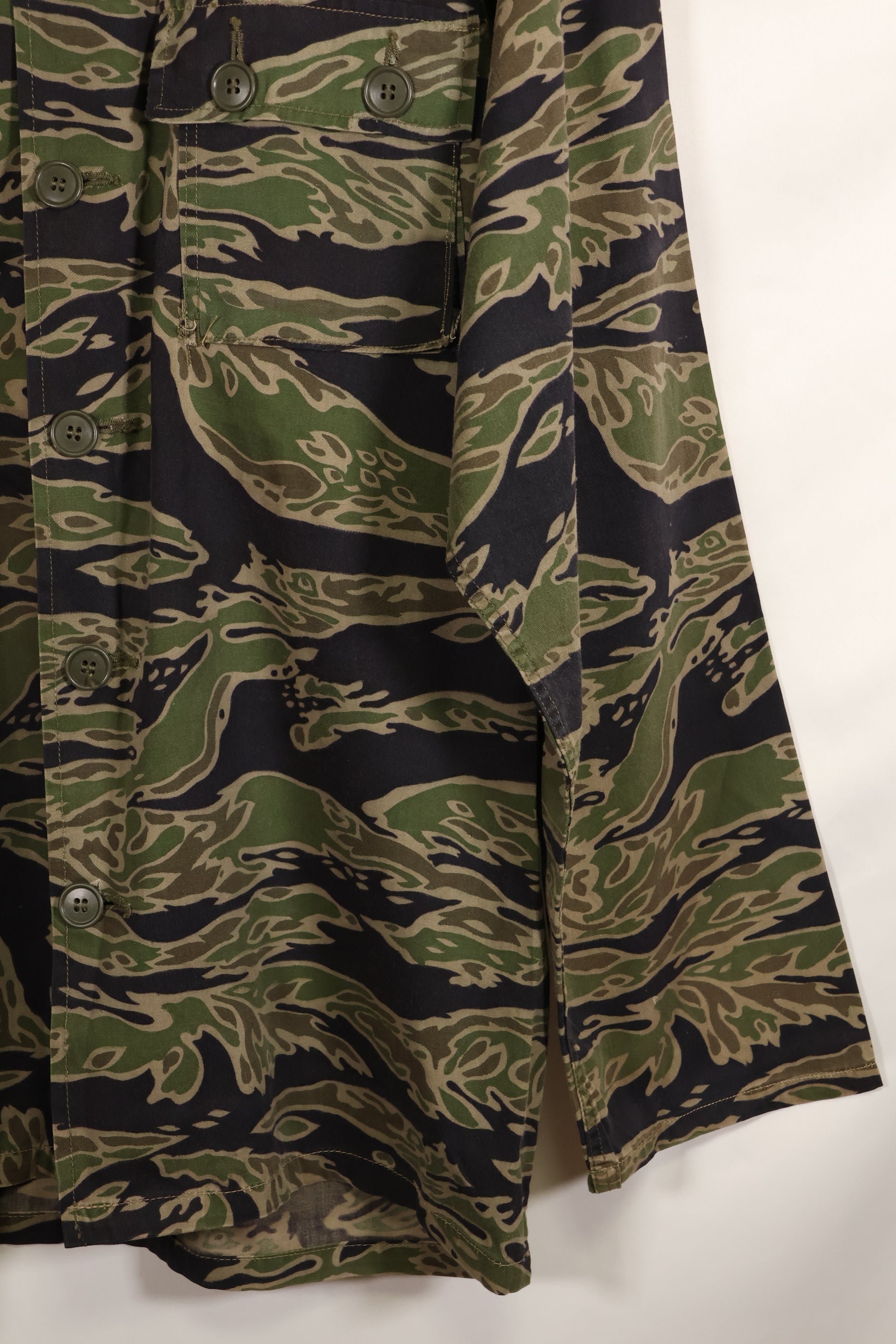 実物　レイトウォーパターン　US-L　タイガーストライプ　シャツ　ほぼ未使用