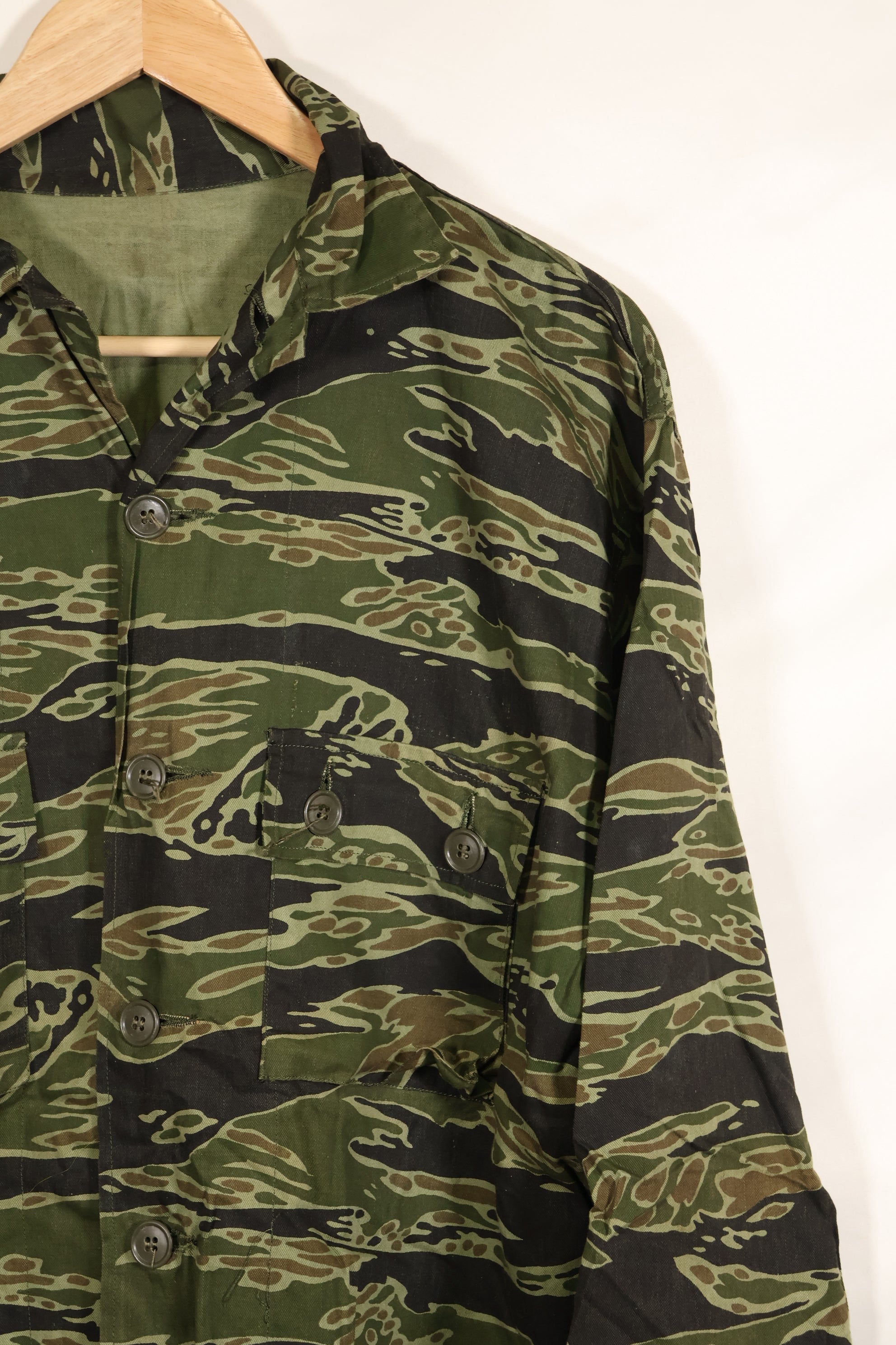 実物　レイトウォーパターン　USサイズ　タイガーストライプ　シャツ　ダークカラー　ほぼ未使用