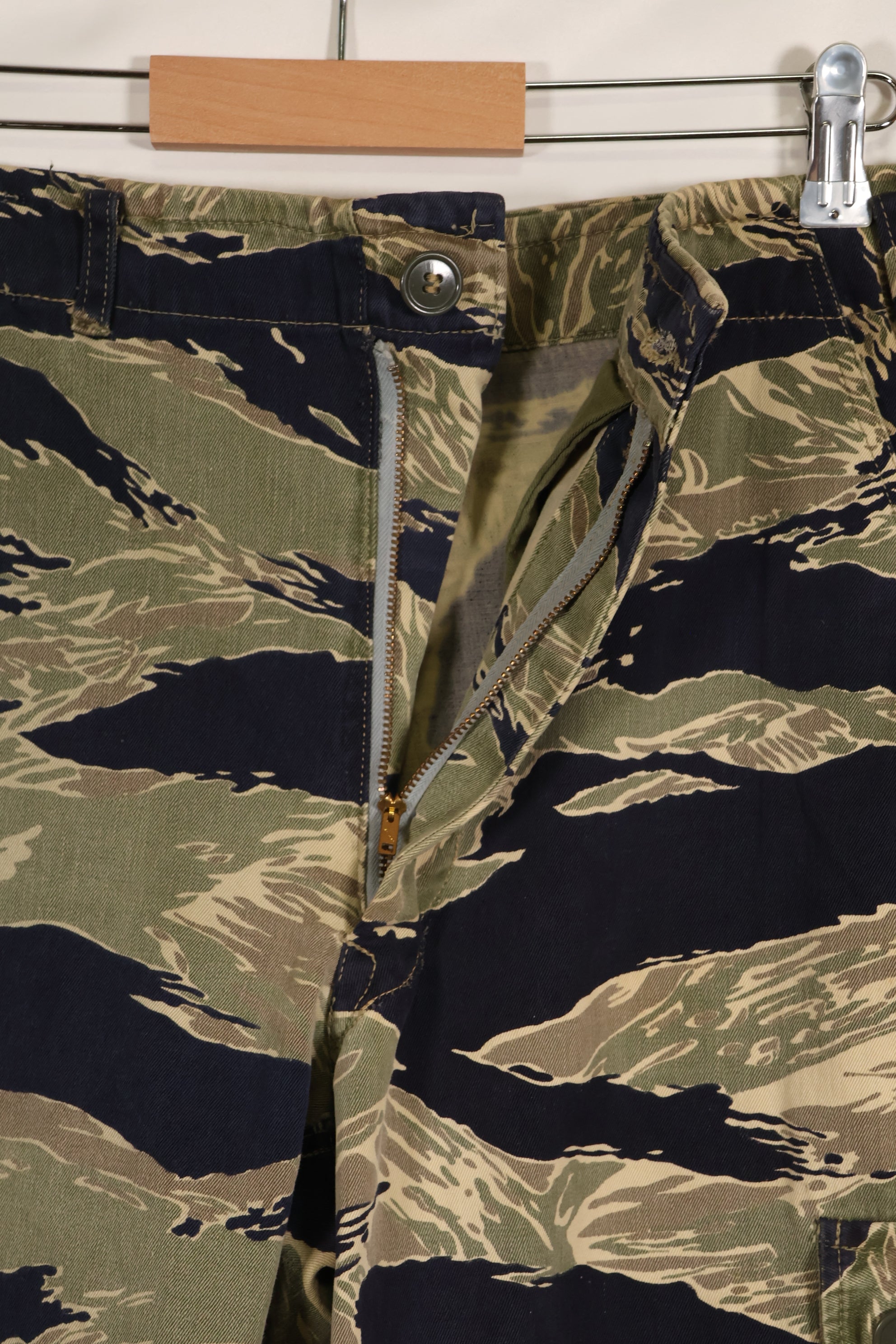 実物　沖縄タイガーパターン　タイガーストライプパンツ　改造あり　USカット　US-S　中古品