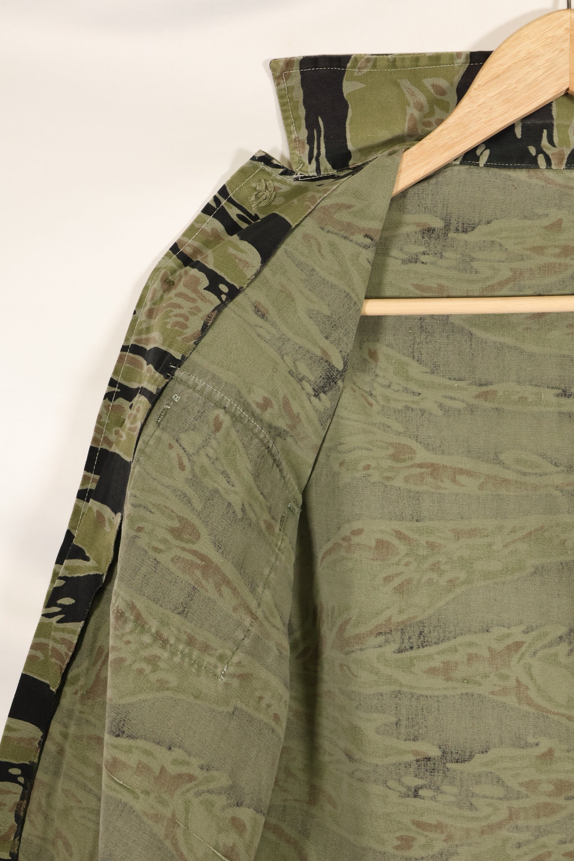 実物　レイトウォーパターン　タイガーストライプ　シャツ　ヘビーウェイト生地　中古品