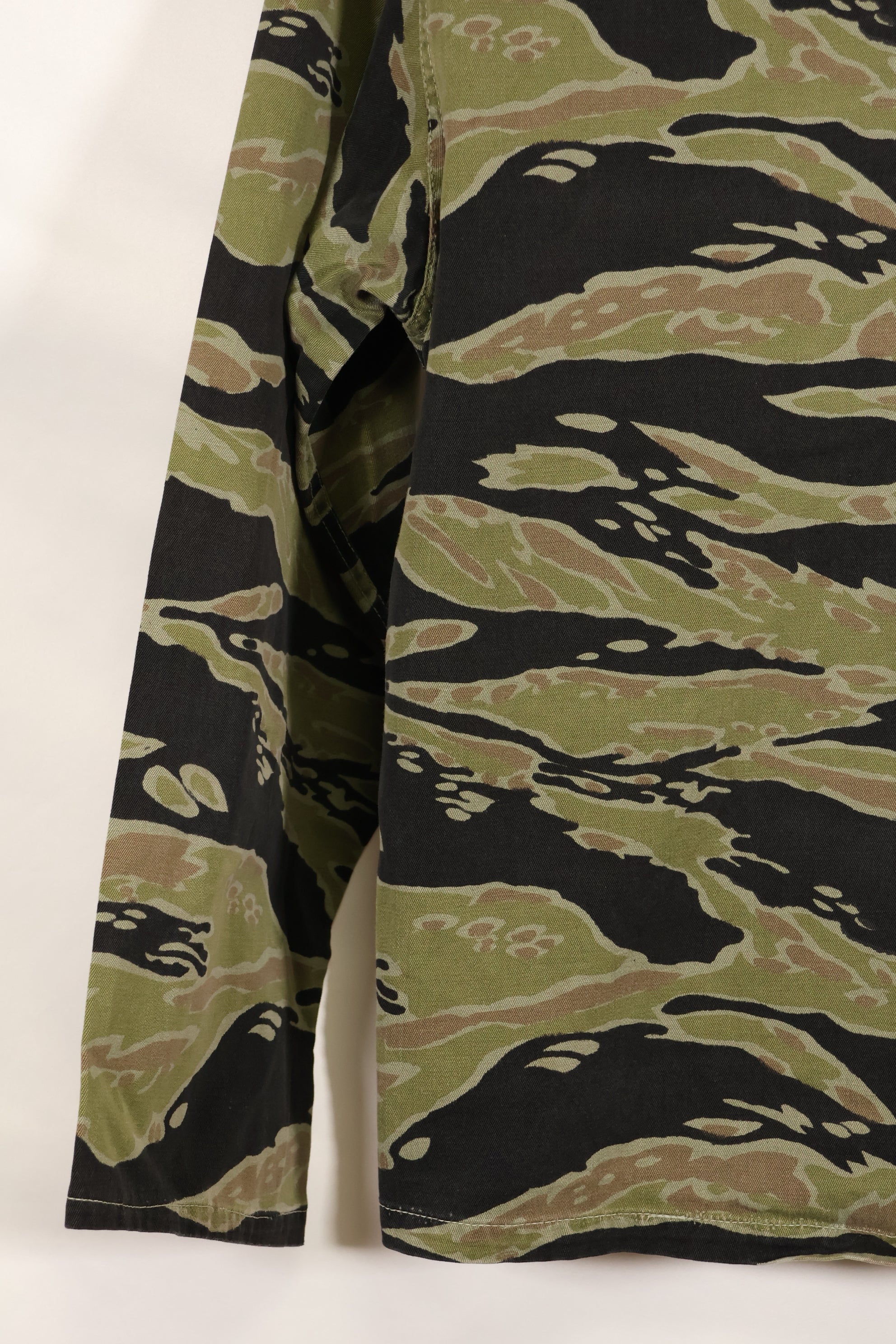 実物　レイトウォーパターン　タイガーストライプ　シャツ　ヘビーウェイト生地　中古品