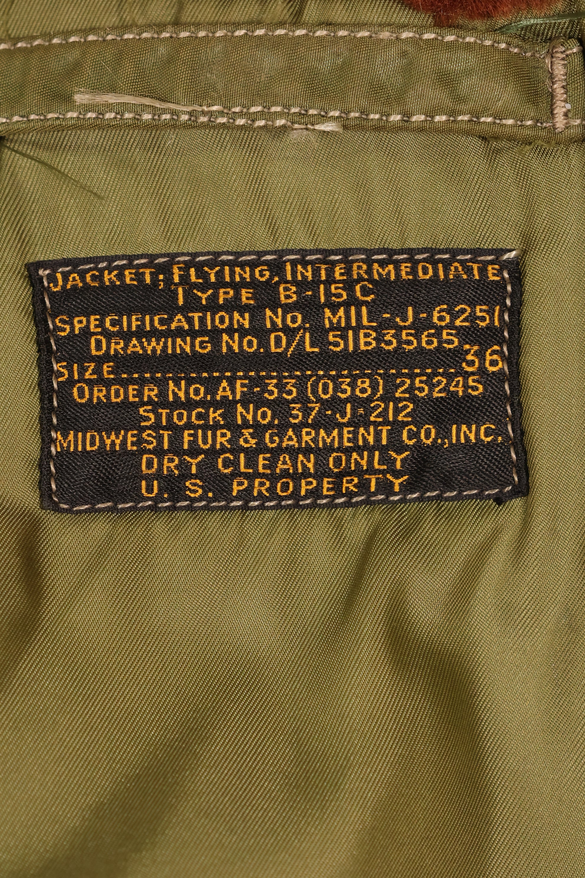 1940年代後半〜50年代前半　アメリカ空軍　B-15C　フライトジャケット　希少グリーン個体　中古品