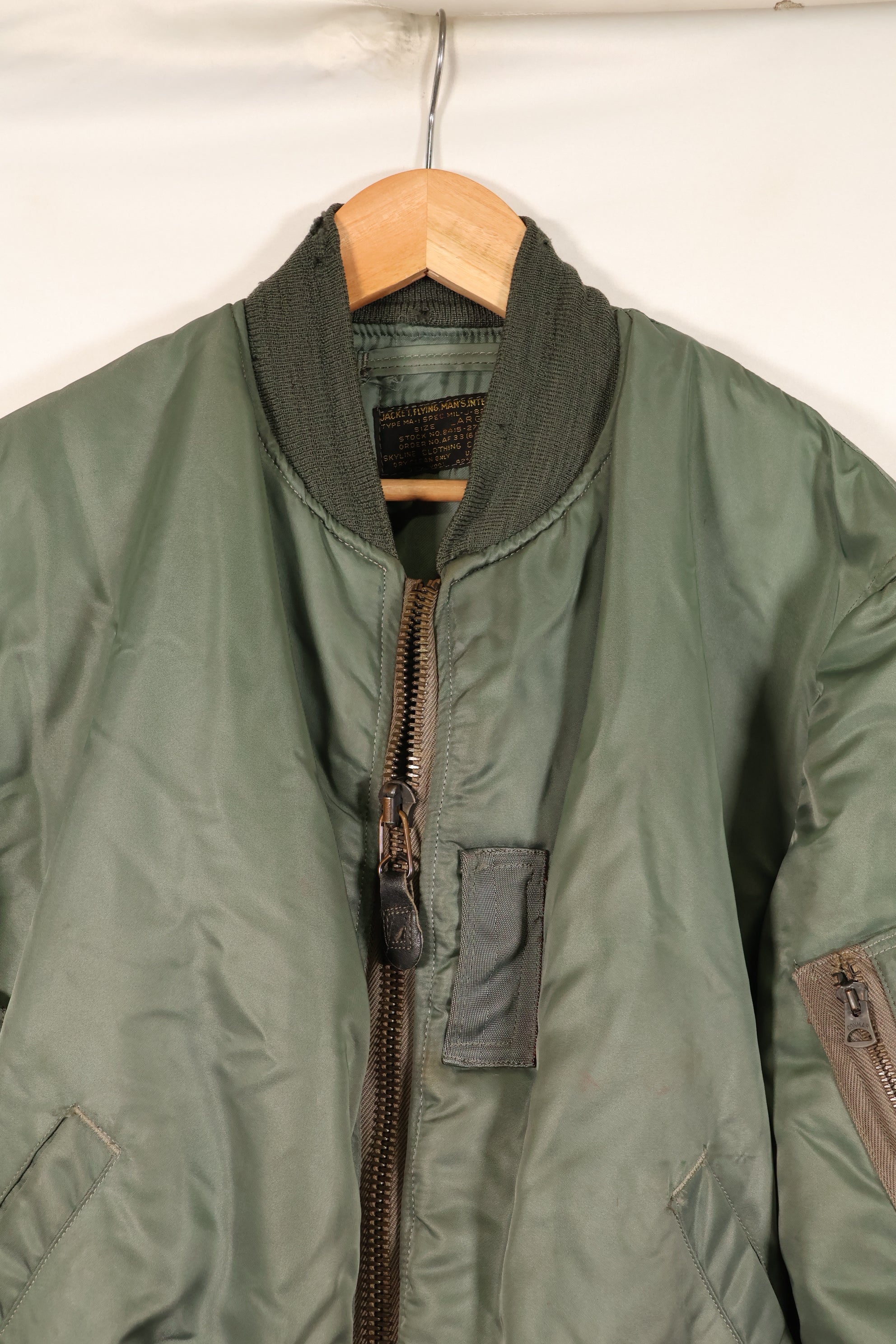 1950年代　LARGE　アメリカ空軍　初期型　MA-1　フライトジャケット　インターメディエイト　中古品