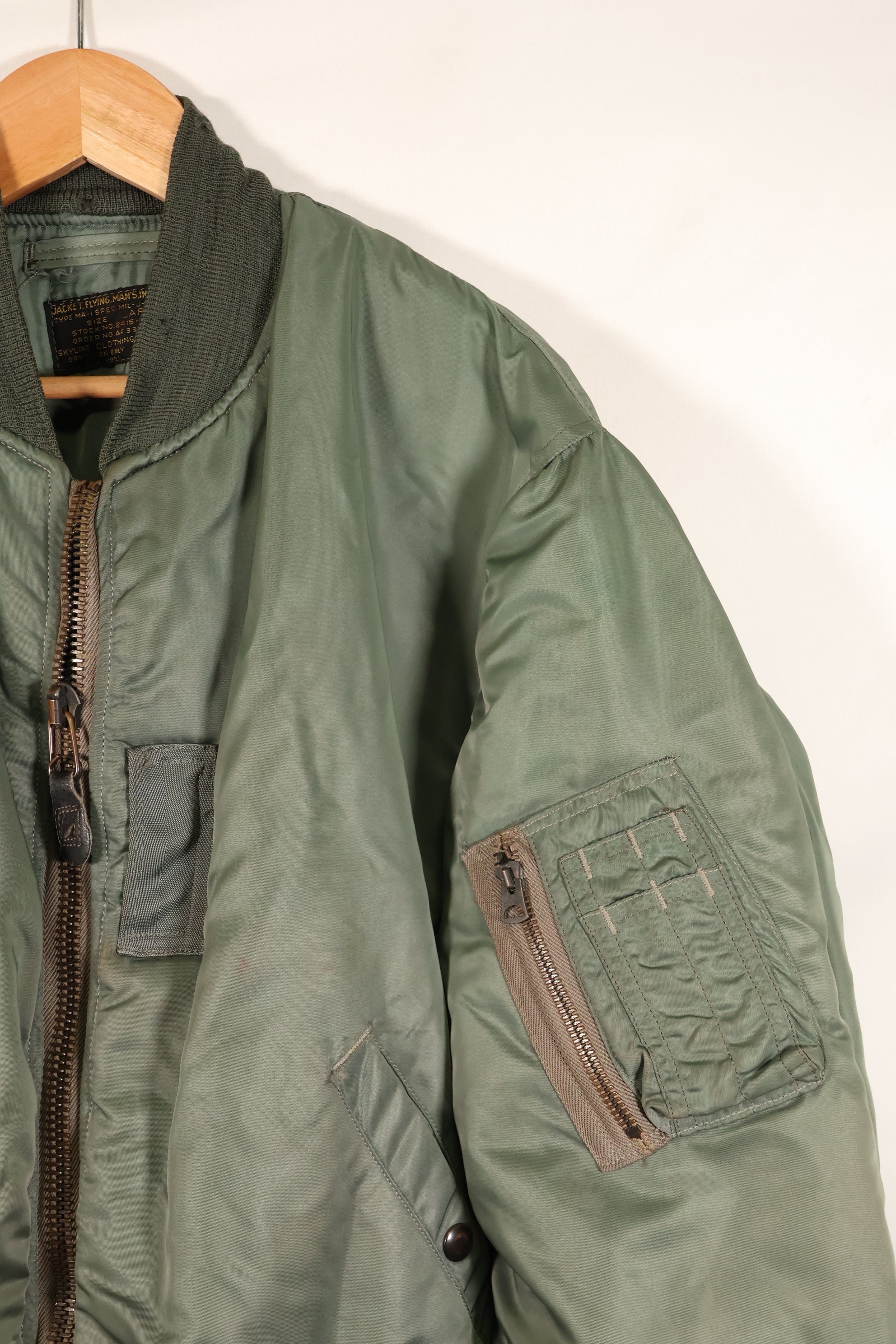 1950年代　LARGE　アメリカ空軍　初期型　MA-1　フライトジャケット　インターメディエイト　中古品