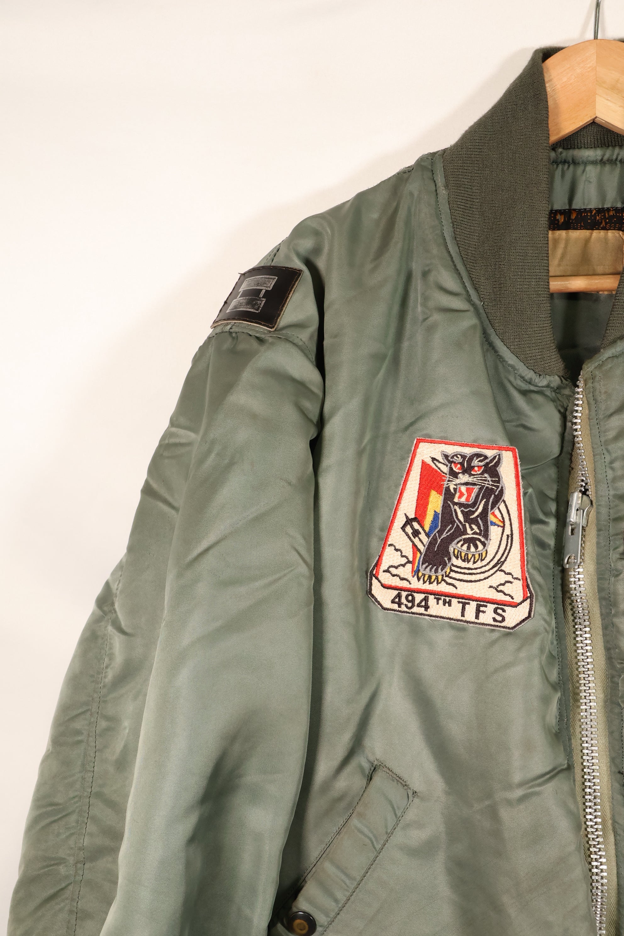 1950年代　推定40〜42程度　アメリカ空軍　B-15D　フライトジャケット　ボア改造品　パッチ付　中古品