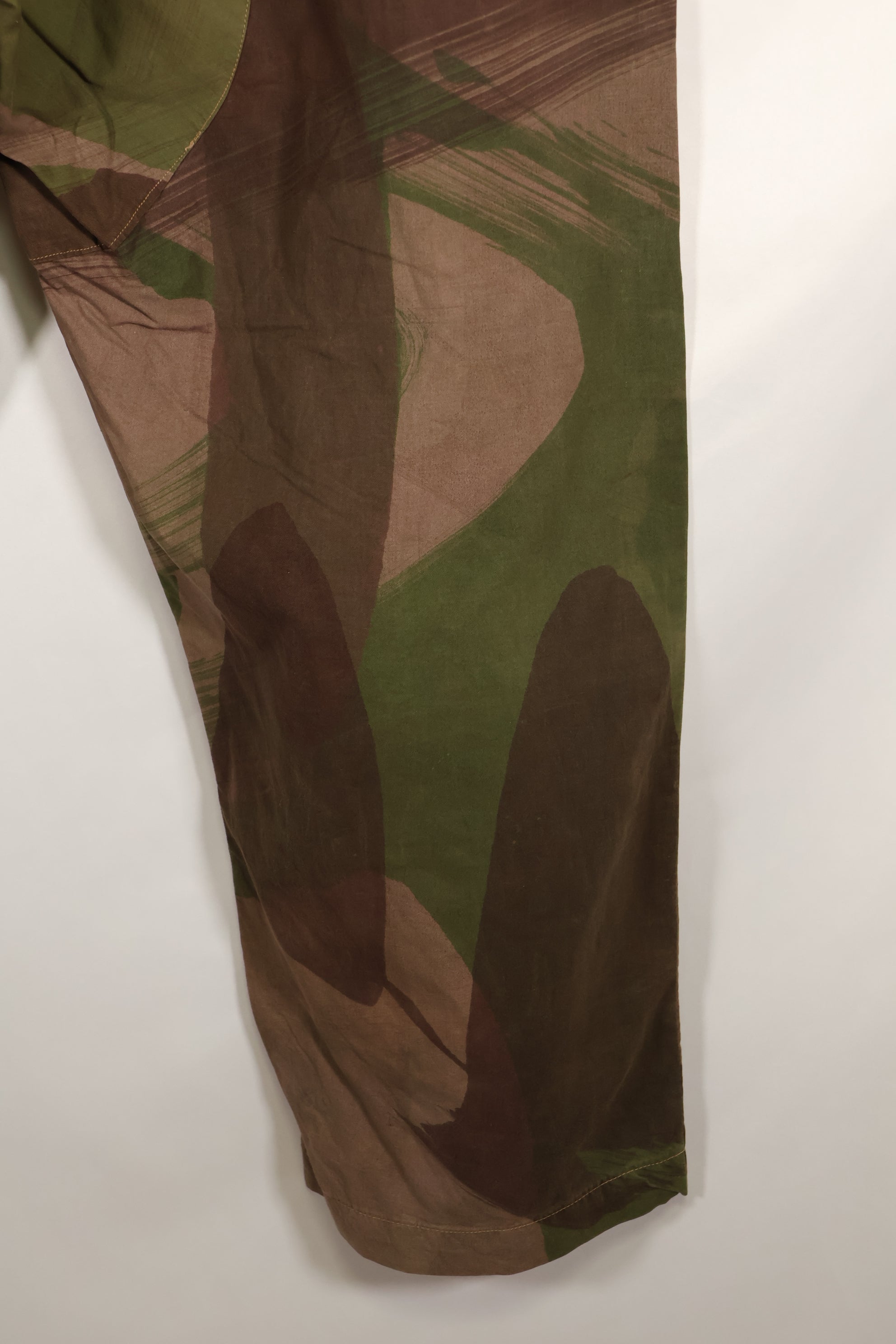 実物　イギリス軍　SAS トラウザーズ　WINDPROOF 迷彩パンツ　サイズ No. 不明　大きめ　 中古品