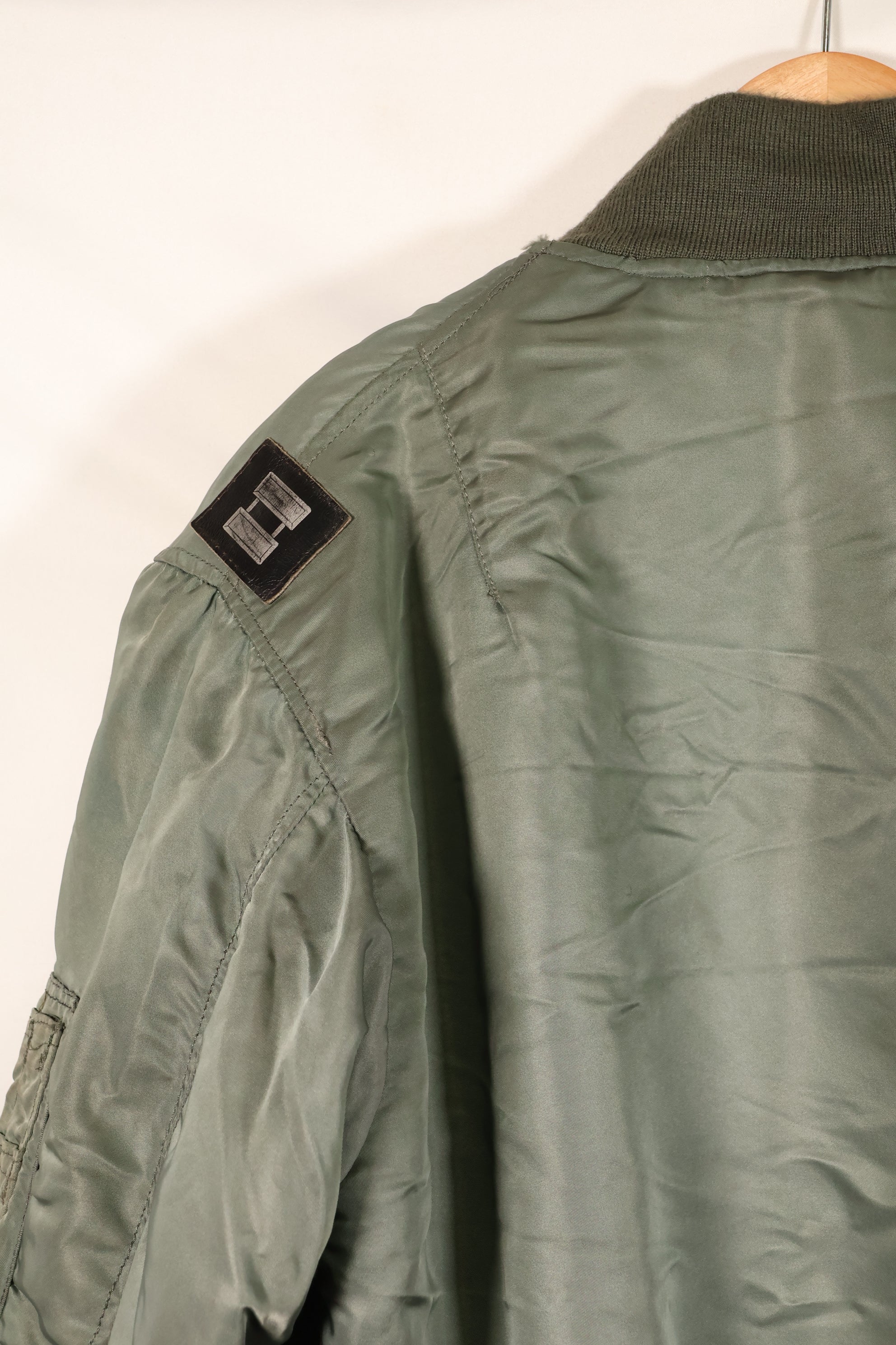 1950年代　推定40〜42程度　アメリカ空軍　B-15D　フライトジャケット　ボア改造品　パッチ付　中古品