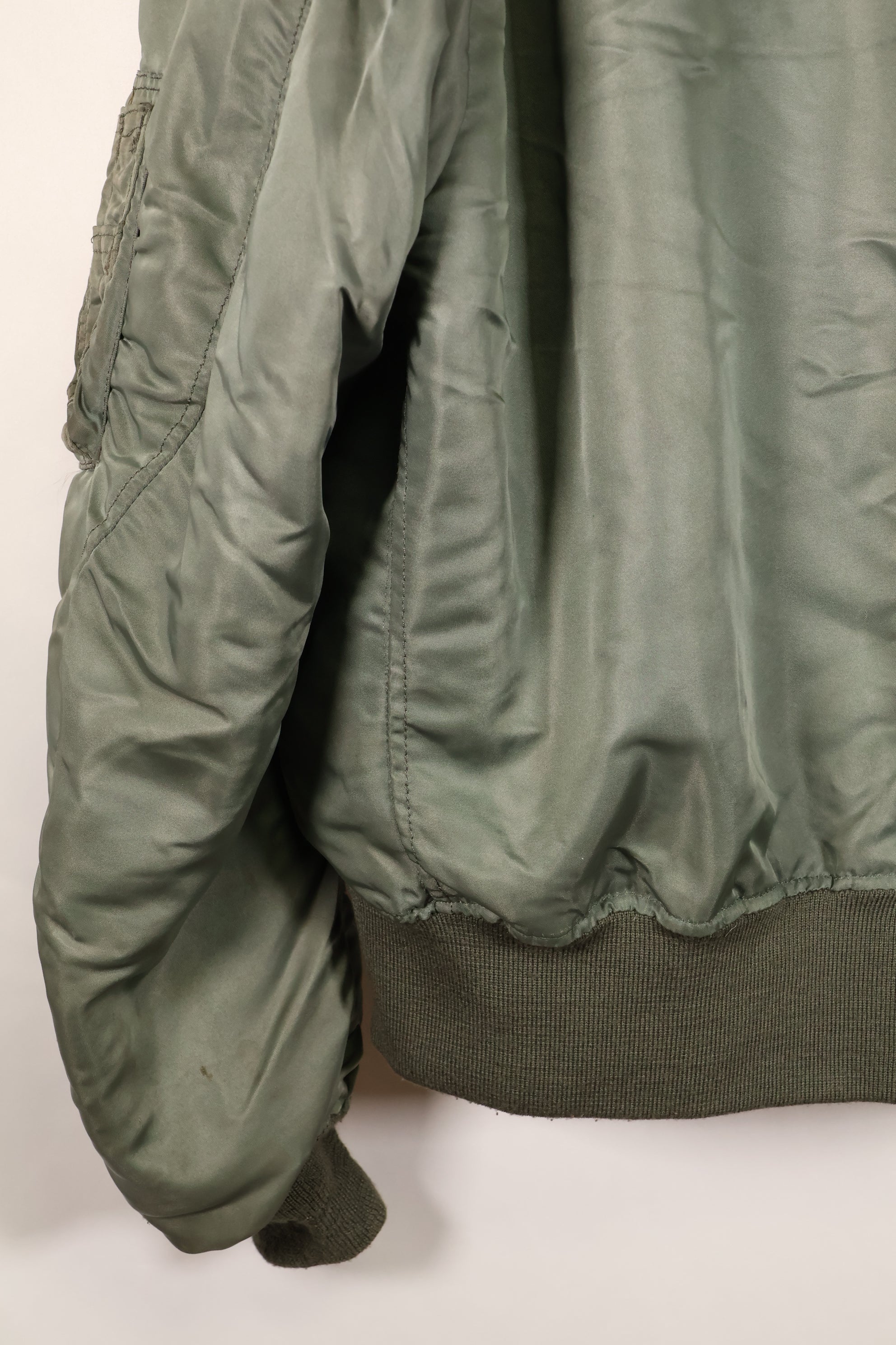 1950年代　推定40〜42程度　アメリカ空軍　B-15D　フライトジャケット　ボア改造品　パッチ付　中古品