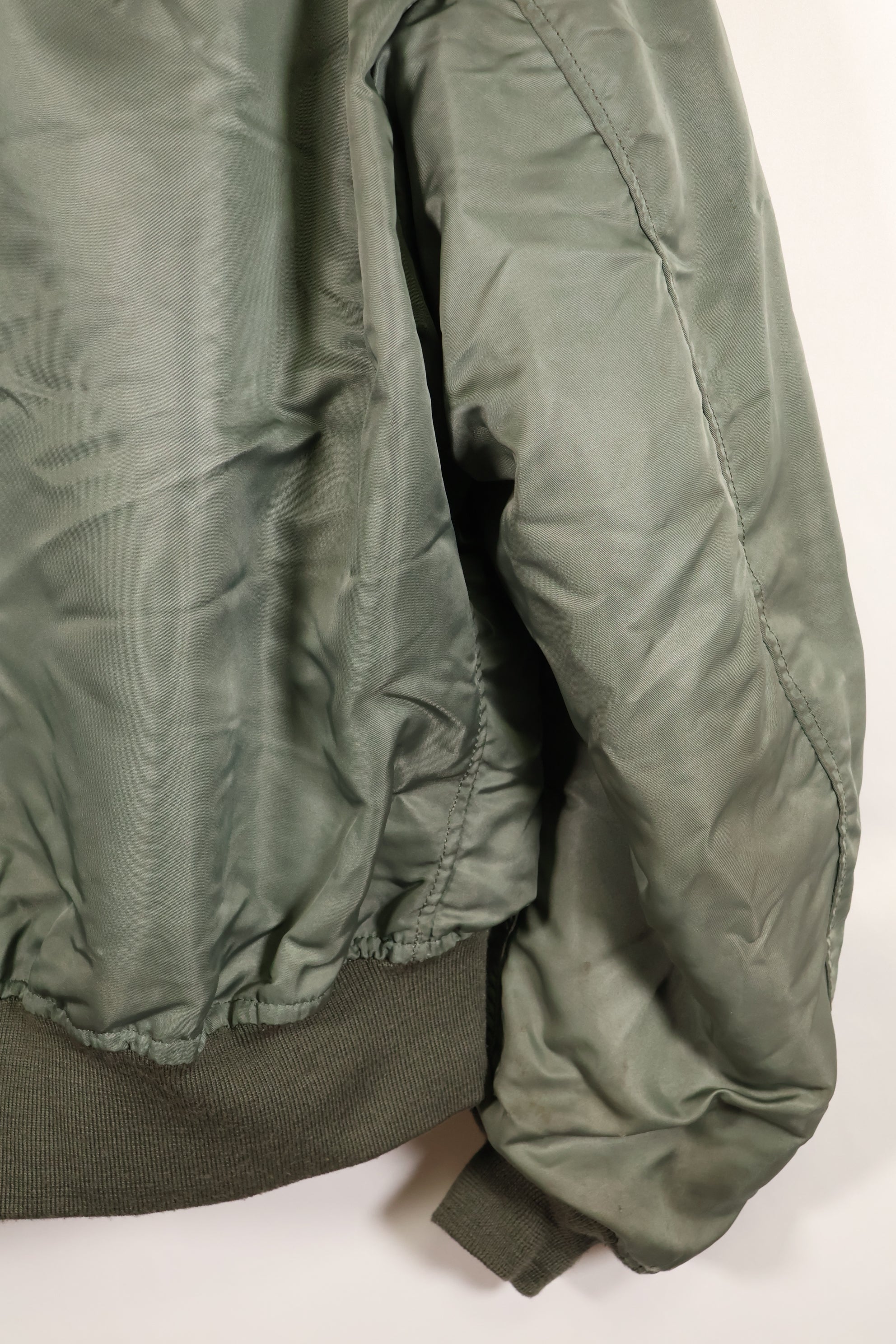 1950年代　推定40〜42程度　アメリカ空軍　B-15D　フライトジャケット　ボア改造品　パッチ付　中古品