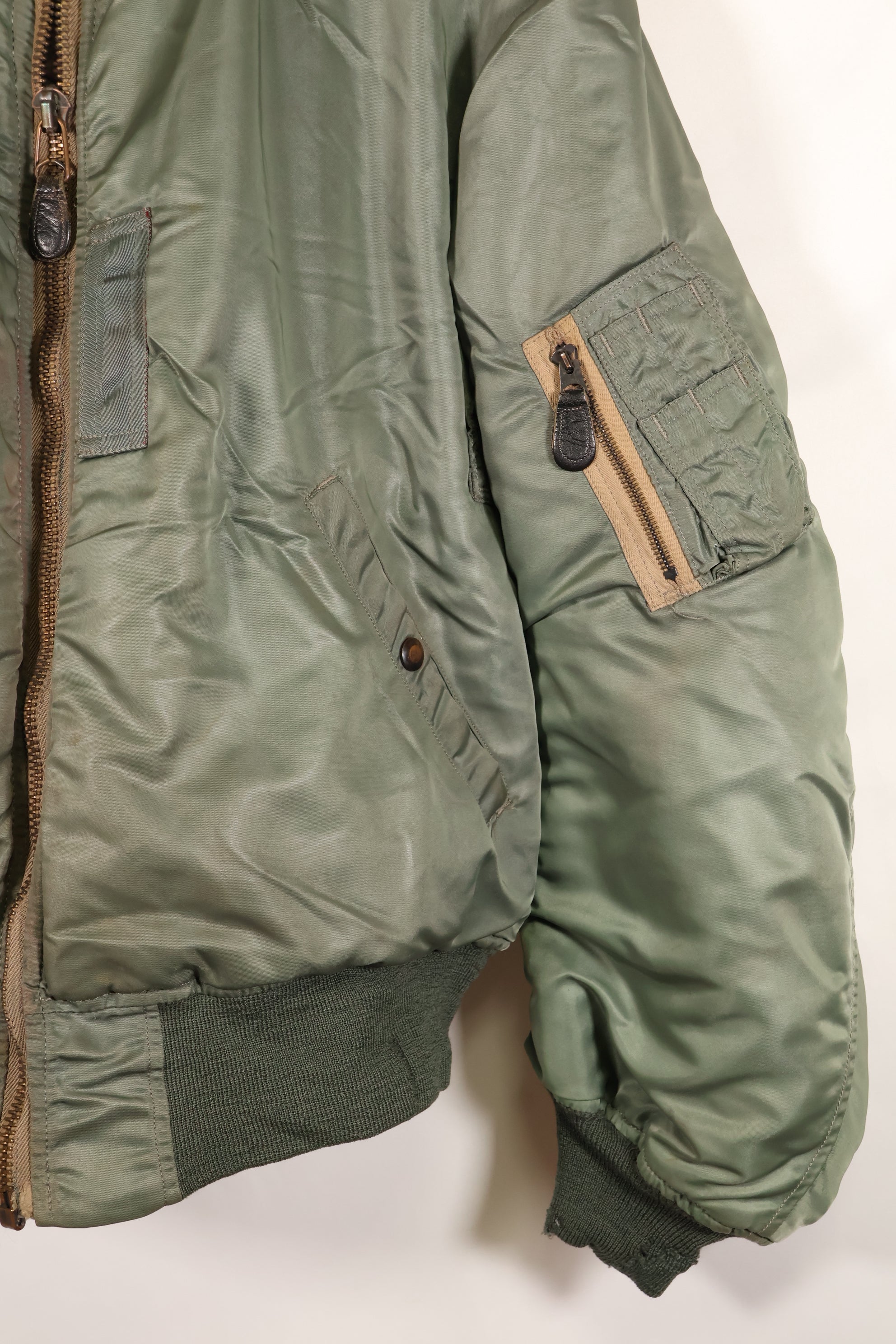 1950年代　LARGE　アメリカ空軍　初期型　MA-1　フライトジャケット　インターメディエイト　中古品 　B