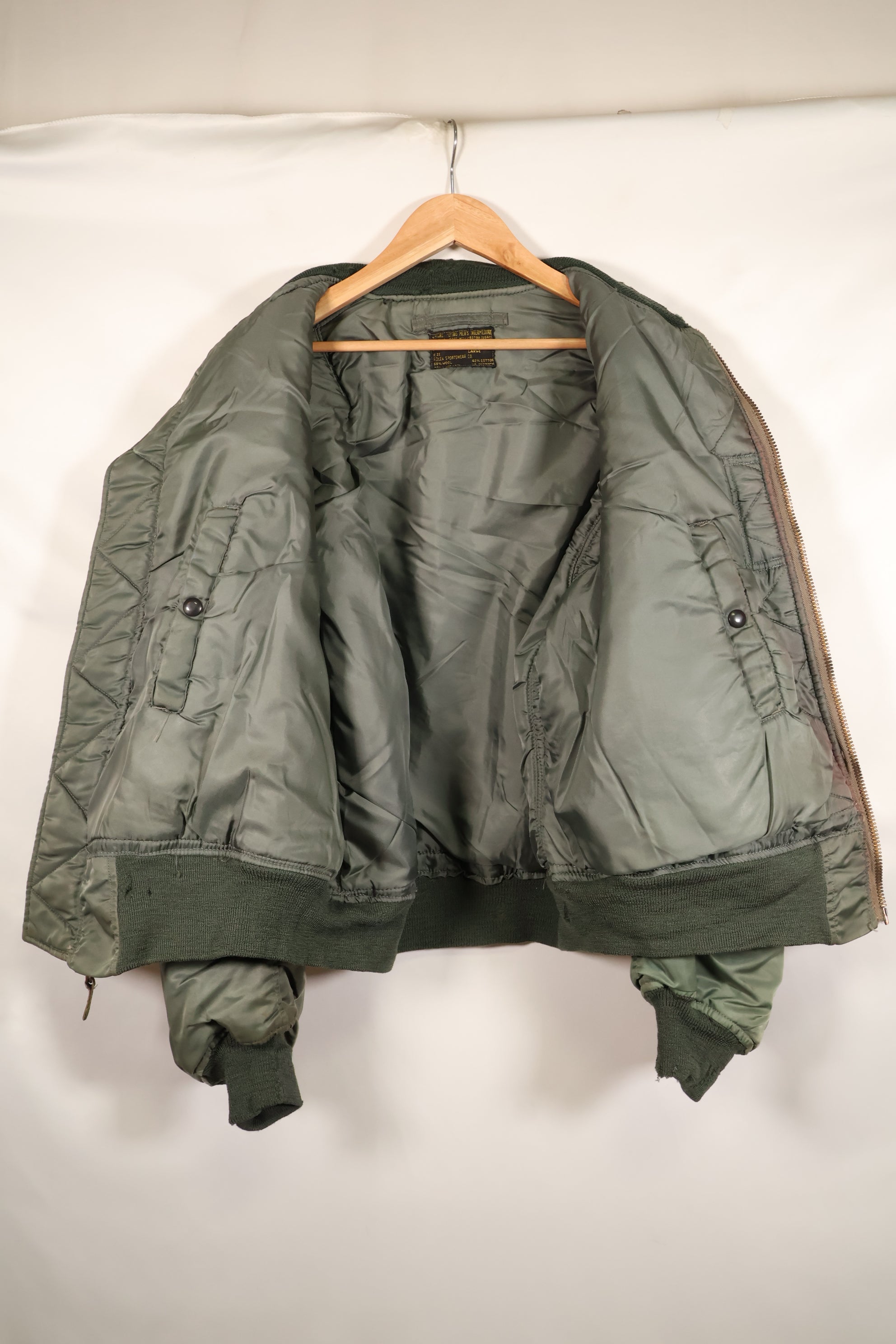 1950年代　LARGE　アメリカ空軍　初期型　MA-1　フライトジャケット　インターメディエイト　中古品 　B
