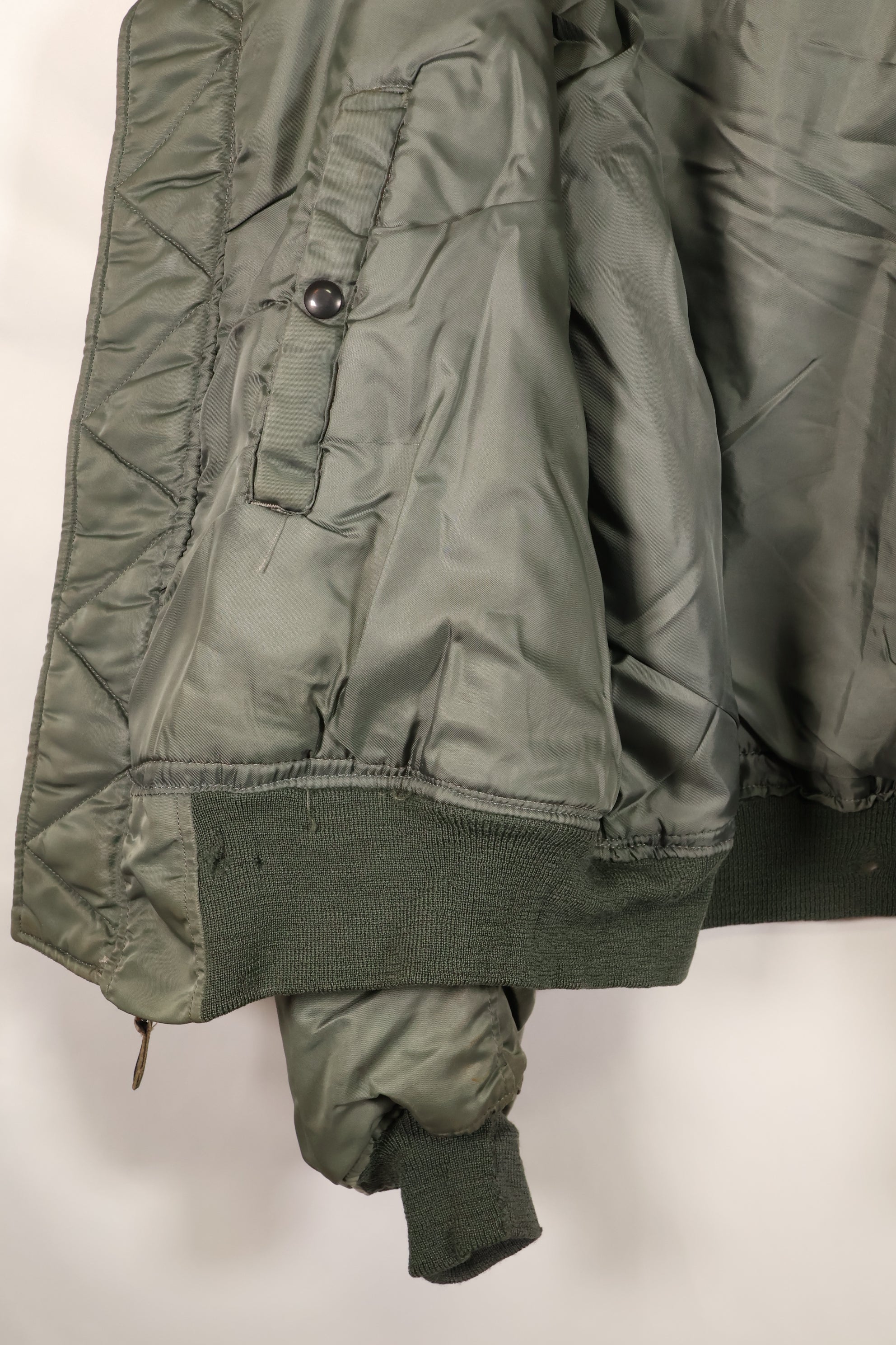 1950年代　LARGE　アメリカ空軍　初期型　MA-1　フライトジャケット　インターメディエイト　中古品 　B