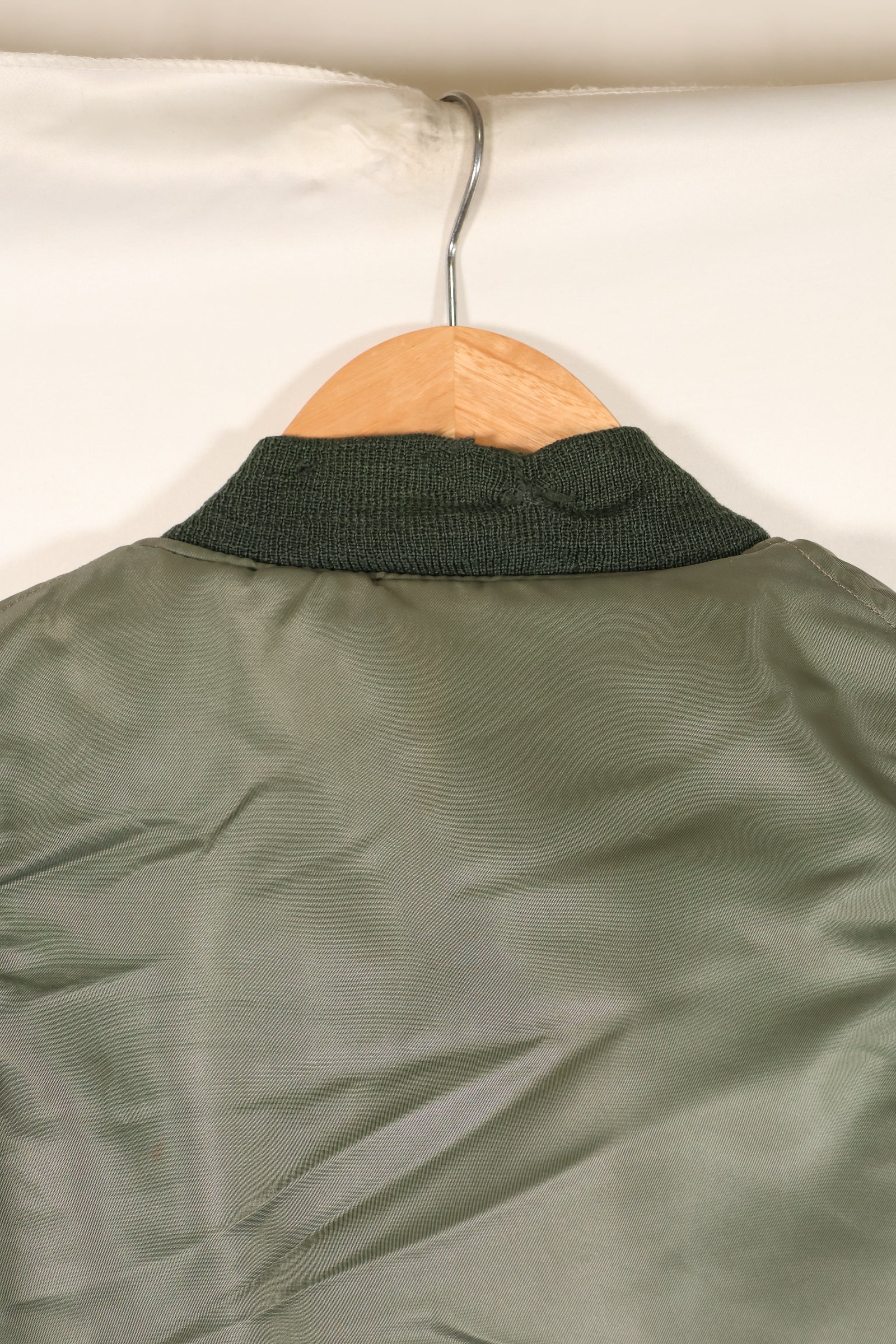 1950年代　LARGE　アメリカ空軍　初期型　MA-1　フライトジャケット　インターメディエイト　中古品 　B