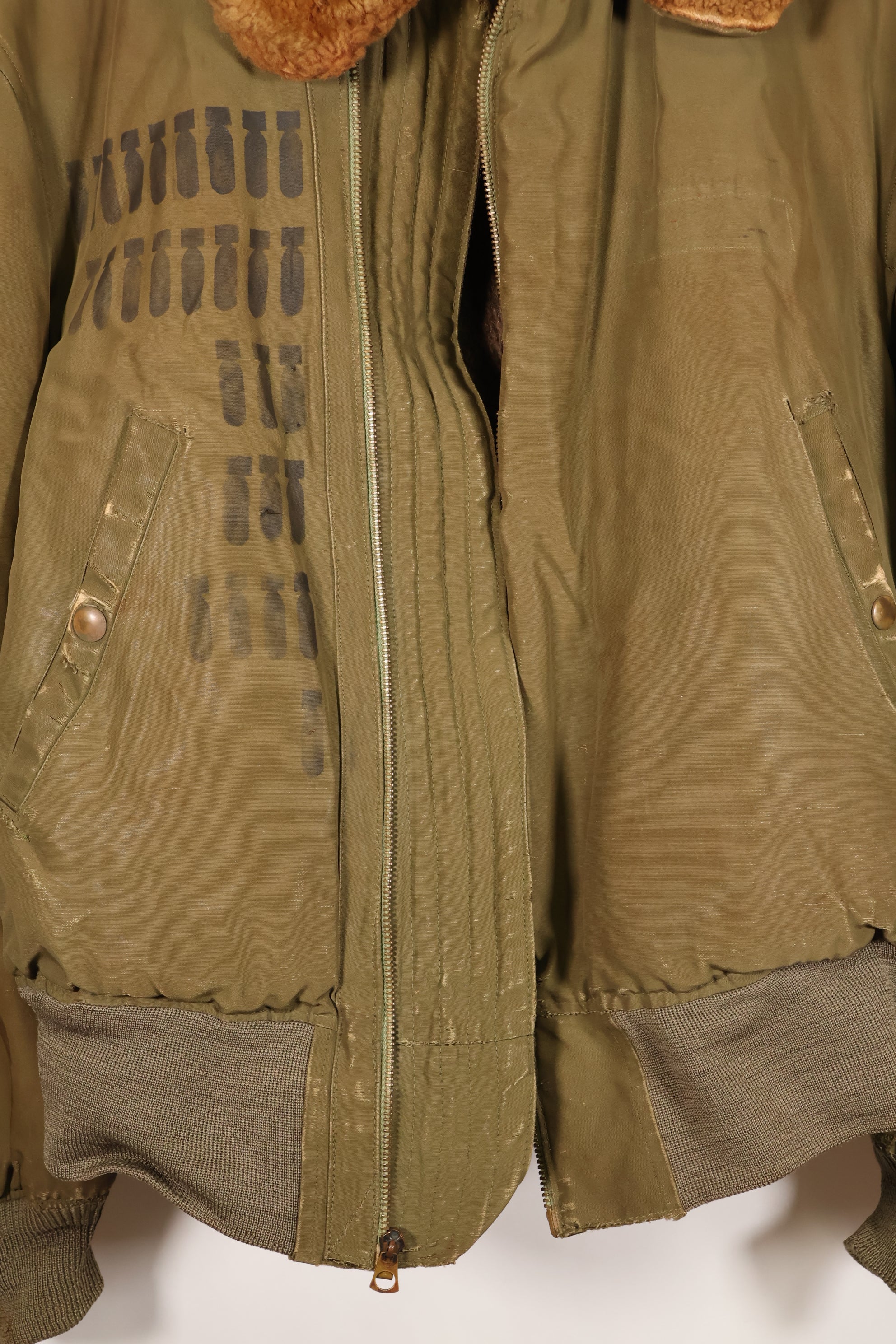 1940年代　サイズ 42　WWII　アメリカ陸軍航空隊　B-15　フライトジャケット　カレンダー加工生地　中古品