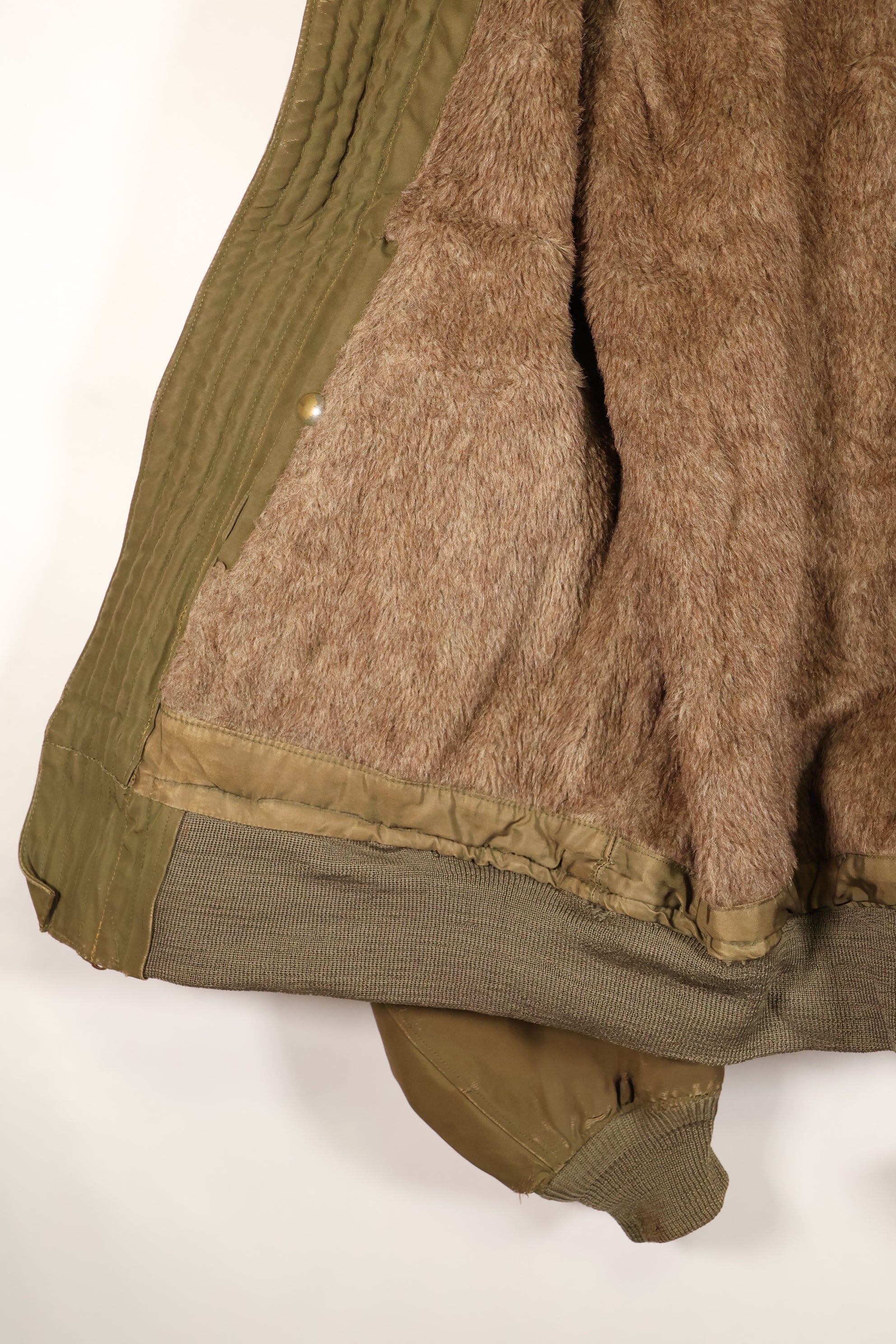 1940年代　サイズ 42　WWII　アメリカ陸軍航空隊　B-15　フライトジャケット　カレンダー加工生地　中古品