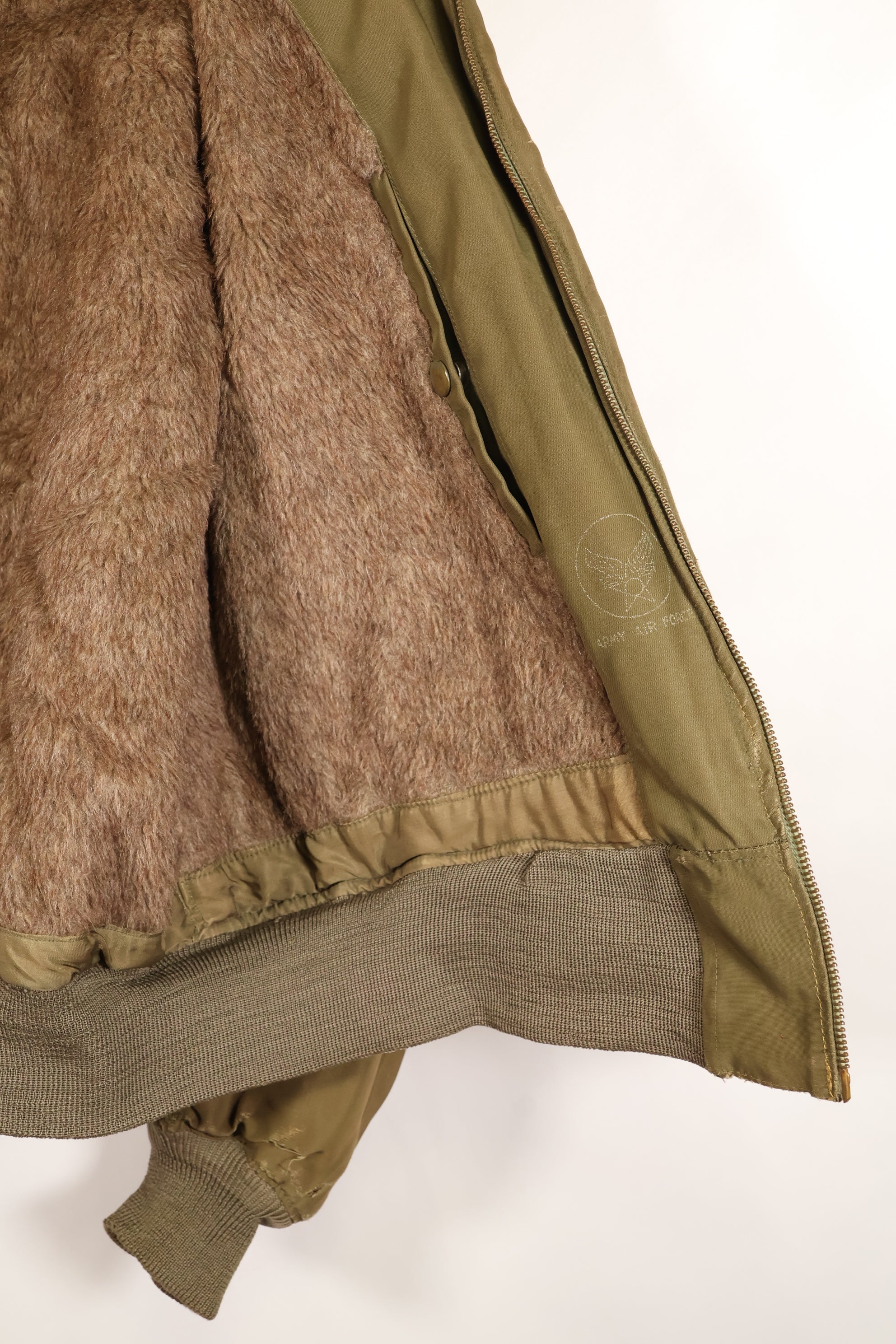 1940年代　サイズ 42　WWII　アメリカ陸軍航空隊　B-15　フライトジャケット　カレンダー加工生地　中古品