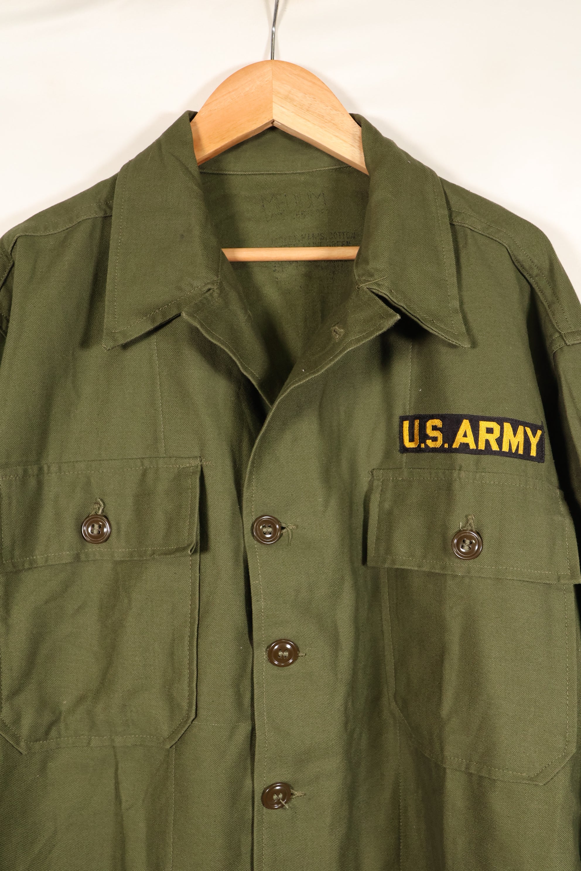 1950年代後半　MEDIUM　アメリカ軍　初期型　OG-107　ユーティリティシャツ　テープ初付　中古品