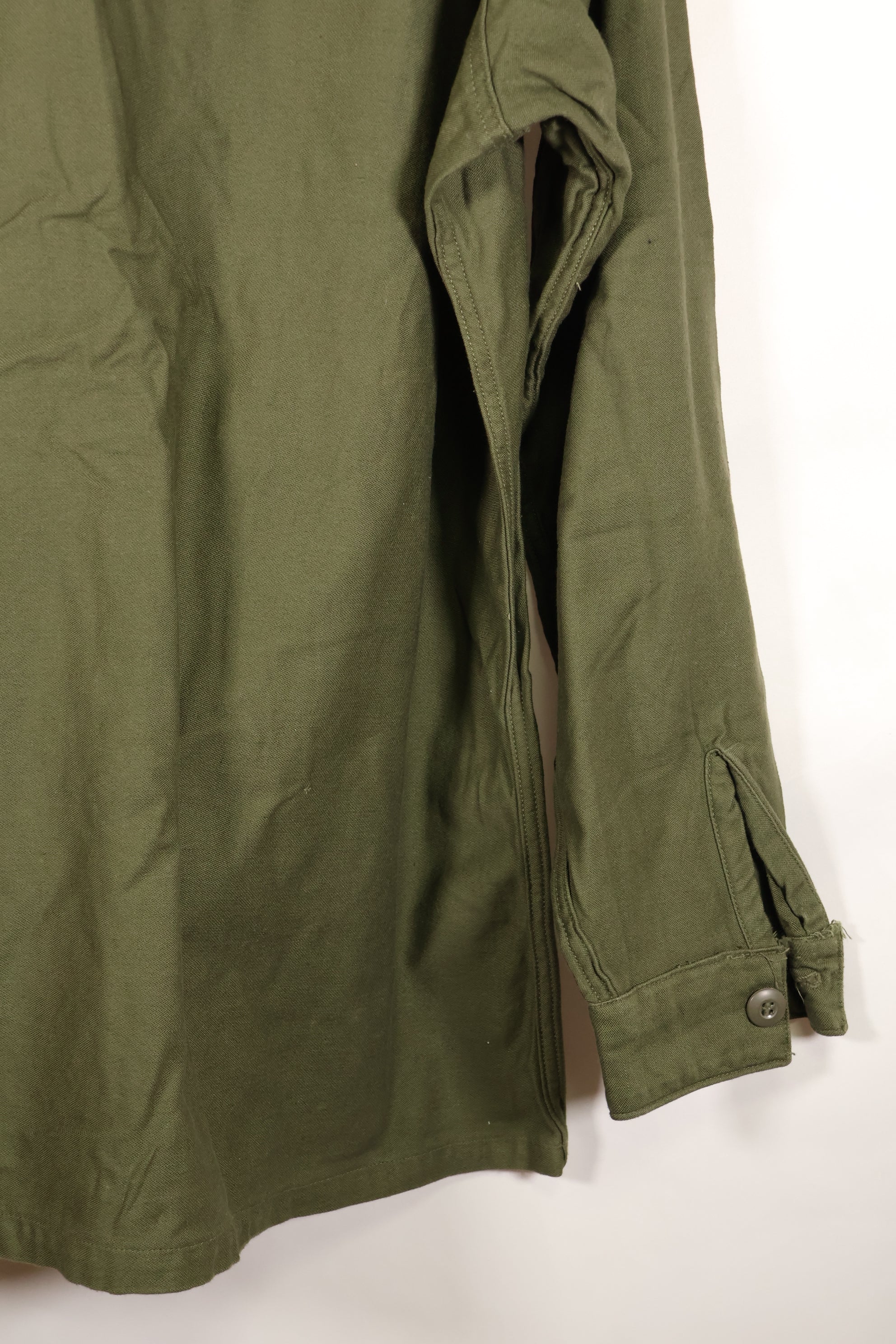 1967年契約　16 1/2 x 36　アメリカ軍　OG-107　ユーティリティシャツ　状態良い　中古品