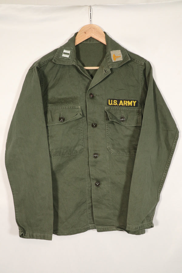 実物　アメリカ陸軍　OG-107　ユーティリティシャツ　徽章付き　後付け　中古品