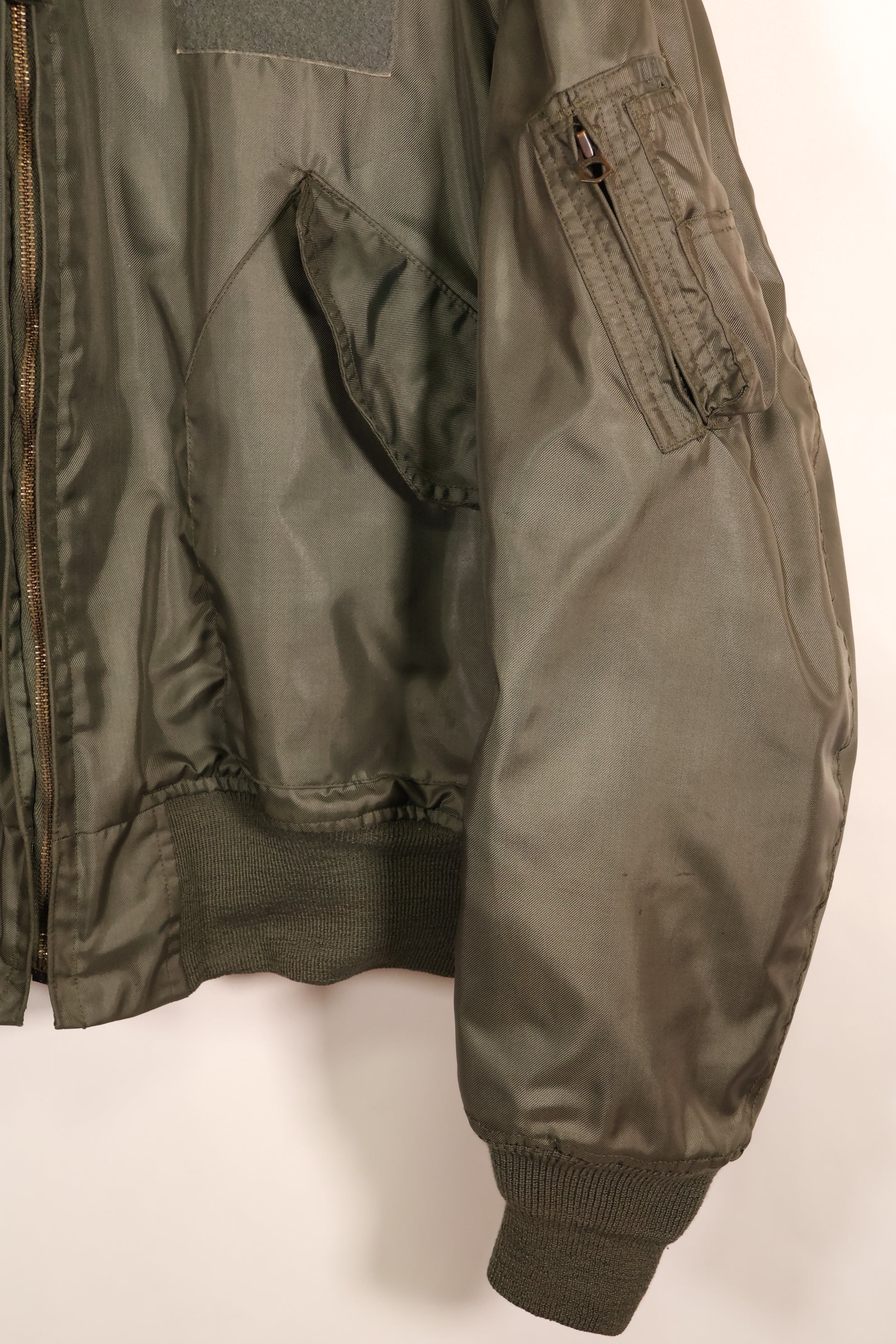 推定1983年契約　LARGE　アメリカ海軍　CWU-45P　フライトジャケット　プリーツ付　中古品
