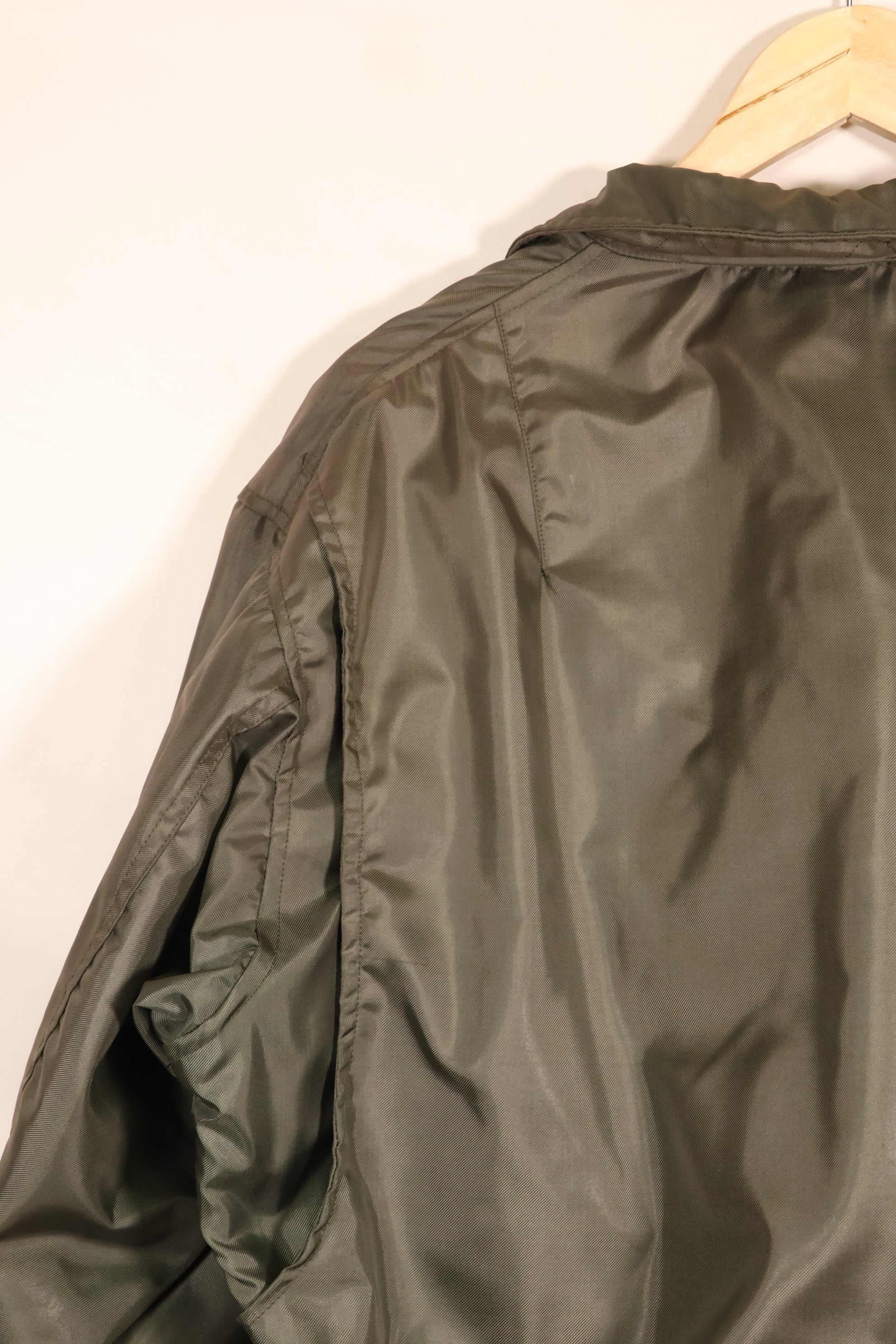 推定1983年契約　LARGE　アメリカ海軍　CWU-45P　フライトジャケット　プリーツ付　中古品