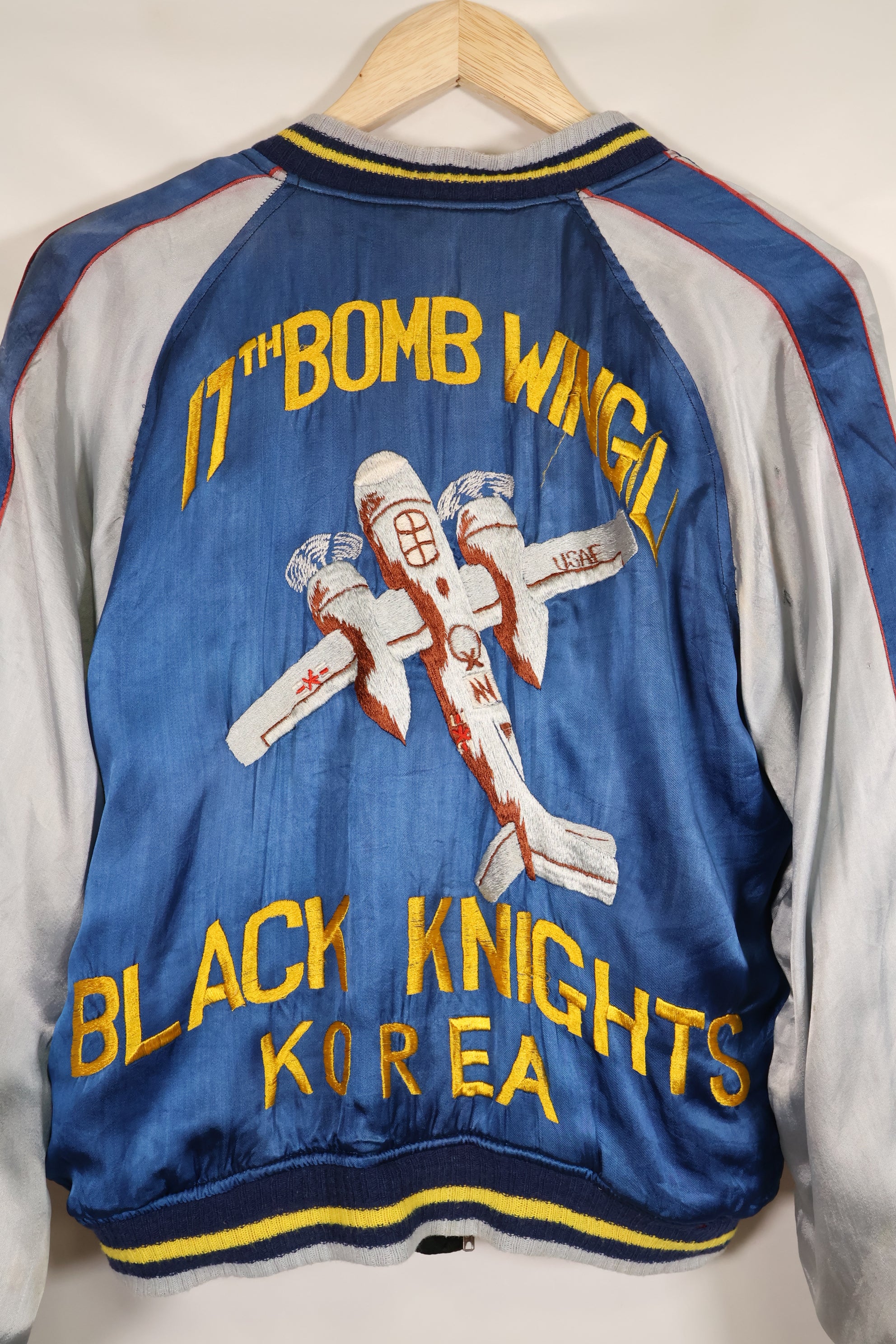 1950年代　アメリカ空軍　17th BOMB WING BLACK KNIGHTS KOREA スーバニアジャケット　中古品