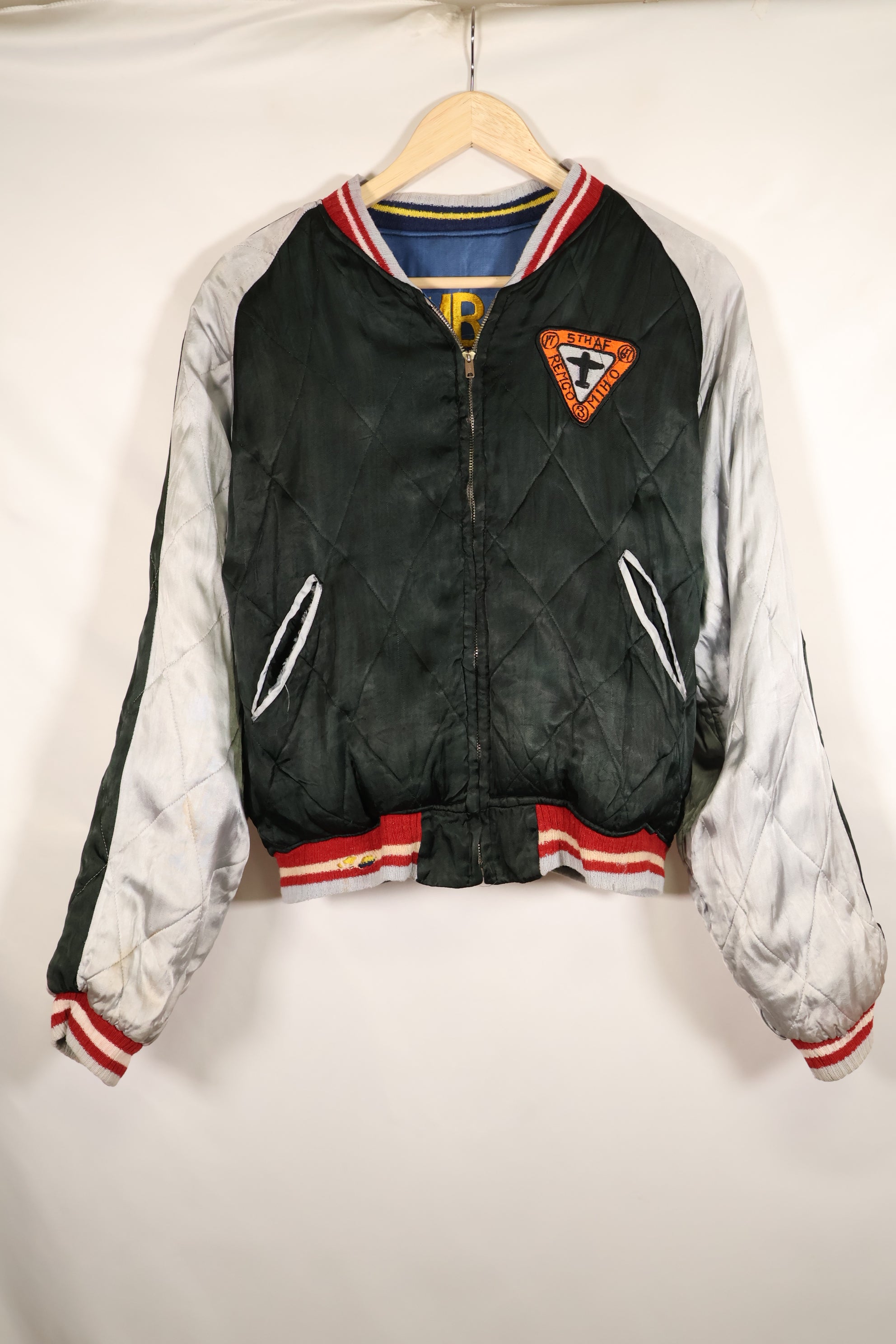 1950年代　アメリカ空軍　17th BOMB WING BLACK KNIGHTS KOREA スーバニアジャケット　中古品