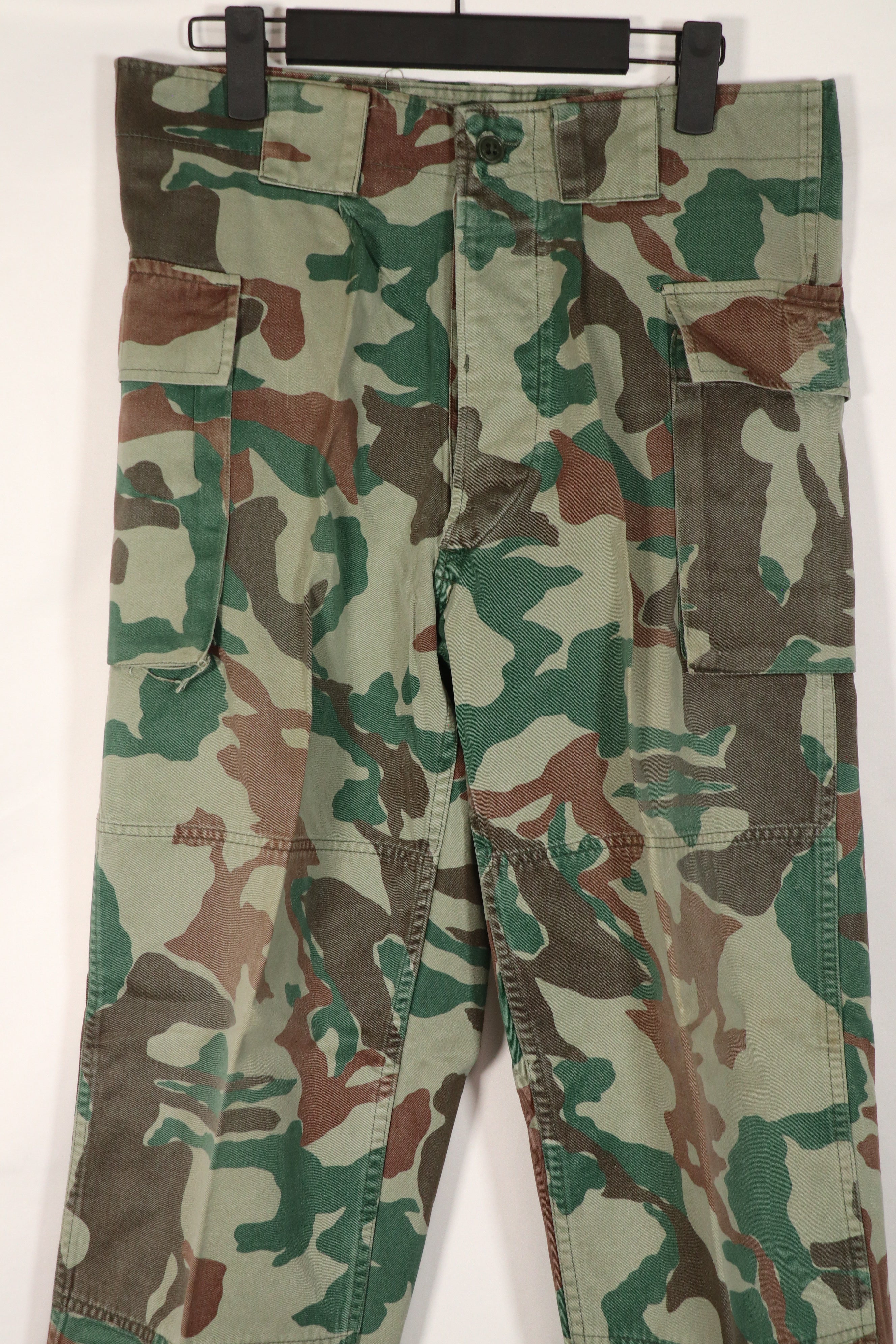 実物　日本国　陸上自衛隊　1980年代　熊笹迷彩　パンツ　中古品　傷あり