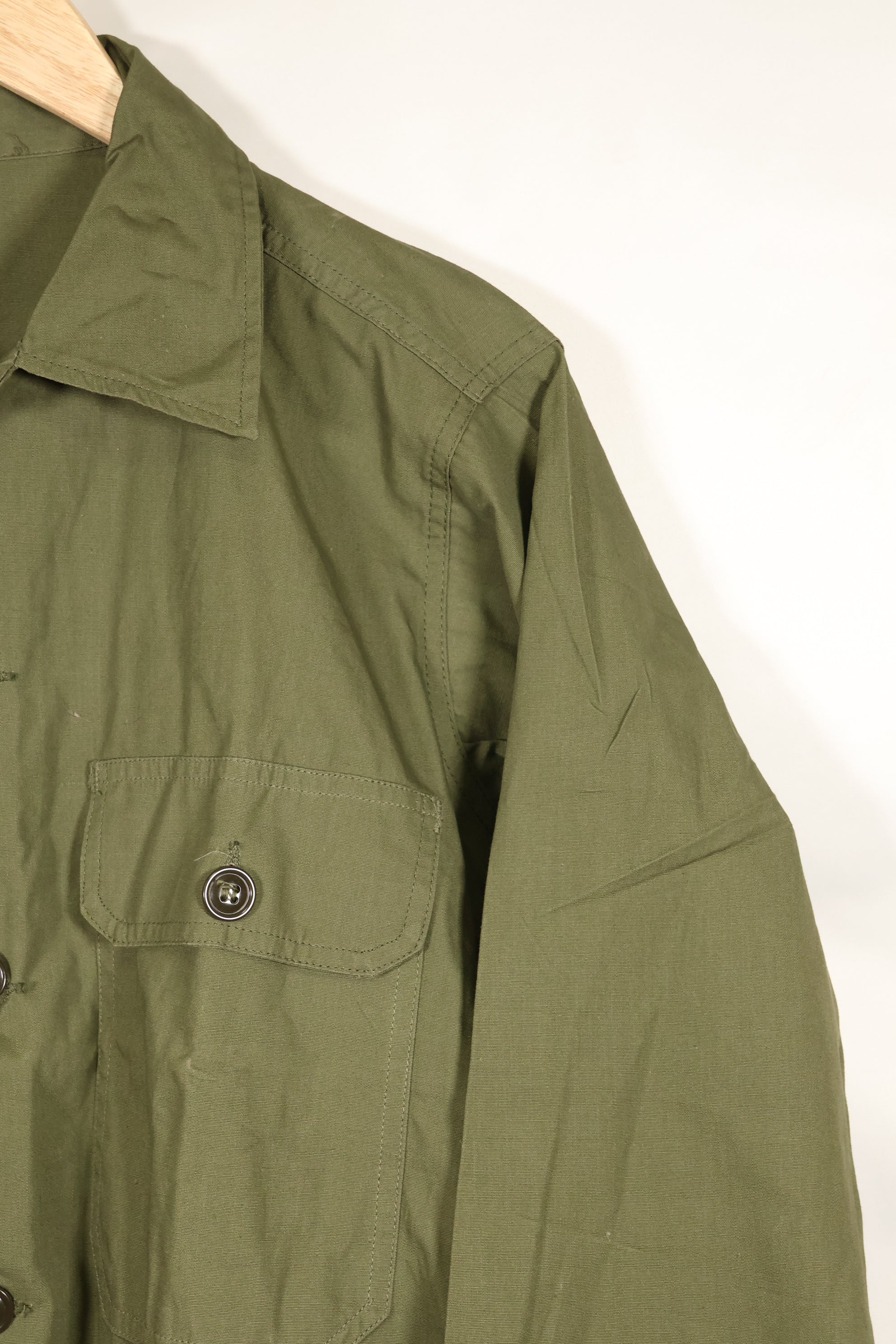 1960年代　推定Medium　アメリカ海軍　ユーティリティシャツ　ポップリン　薄手生地　ほぼ未使用品