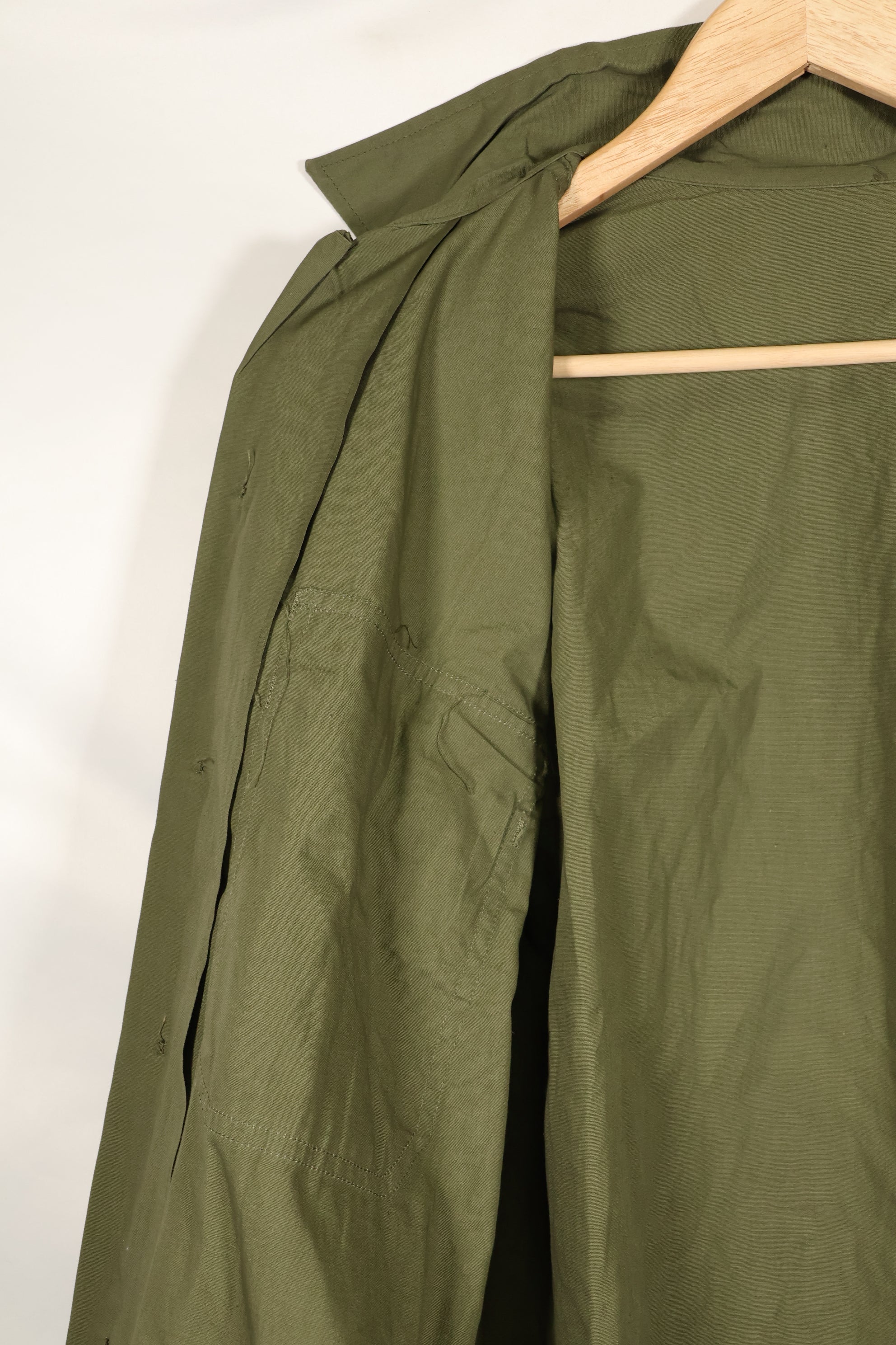 1960年代　推定Medium　アメリカ海軍　ユーティリティシャツ　ポップリン　薄手生地　ほぼ未使用品