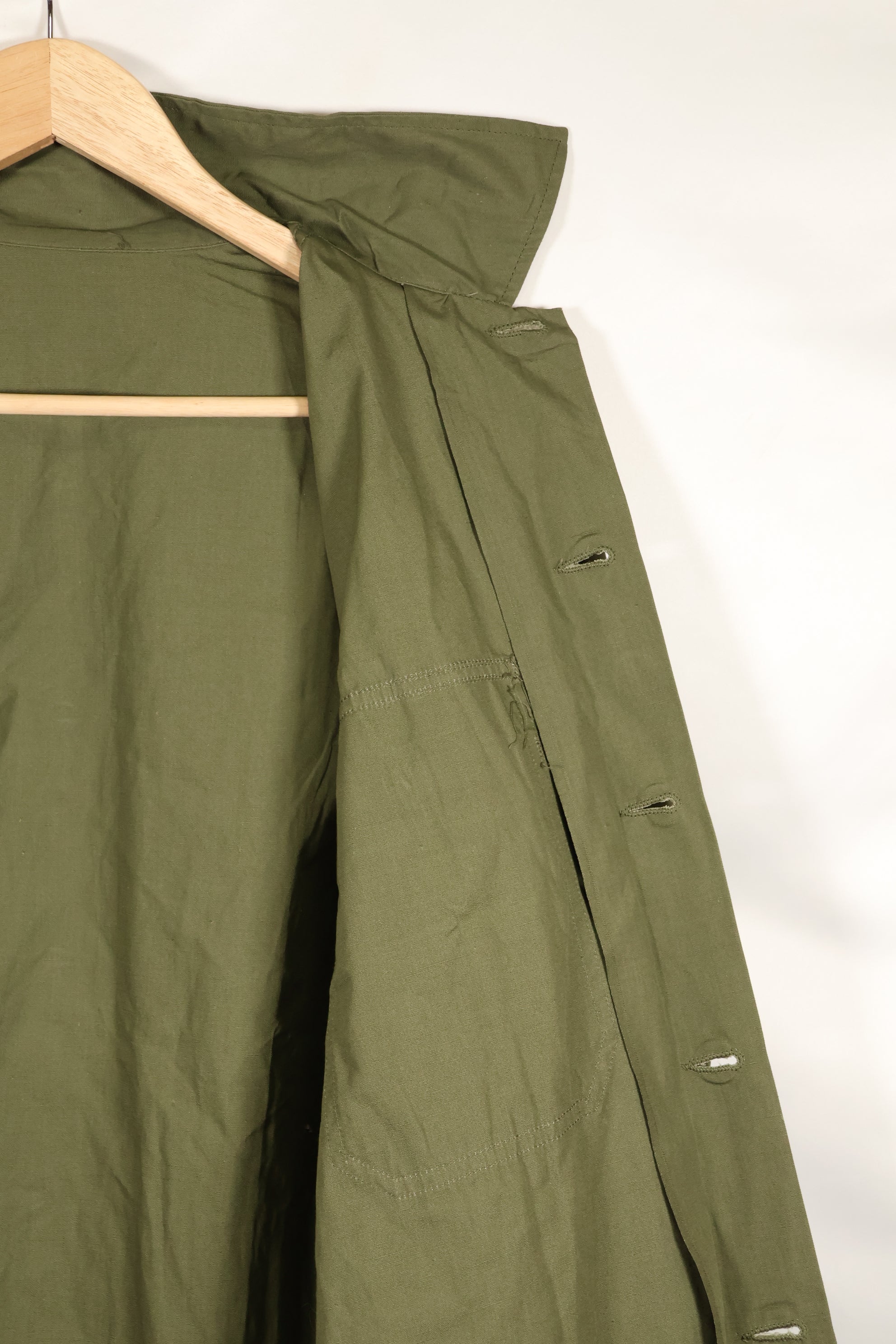 1960年代　推定Medium　アメリカ海軍　ユーティリティシャツ　ポップリン　薄手生地　ほぼ未使用品