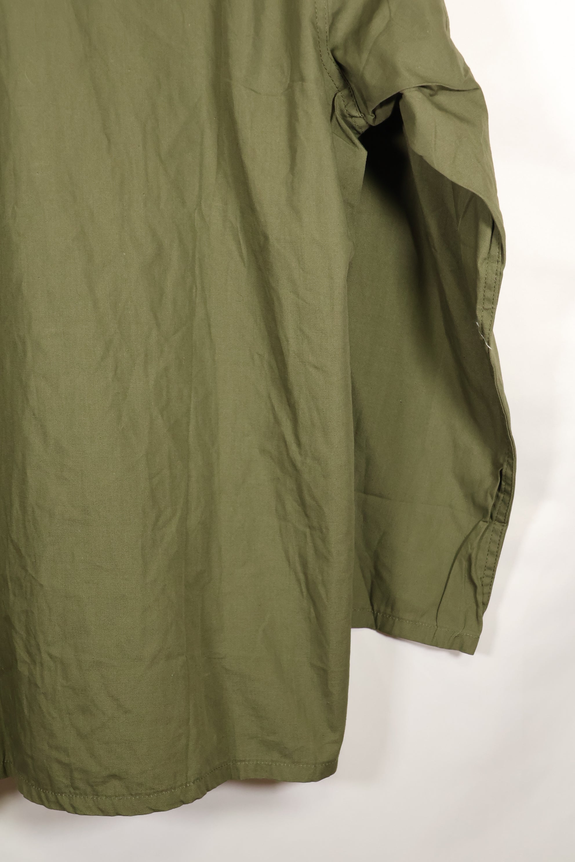 1960年代　推定Medium　アメリカ海軍　ユーティリティシャツ　ポップリン　薄手生地　ほぼ未使用品