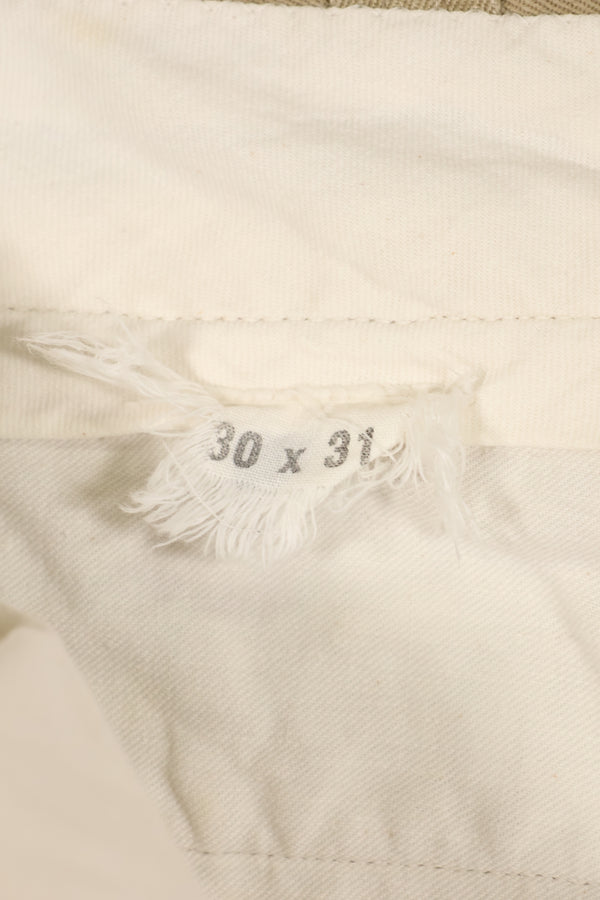 1960年代　30X31 アメリカ陸軍　カーキパンツ　チノパン　中古品 A