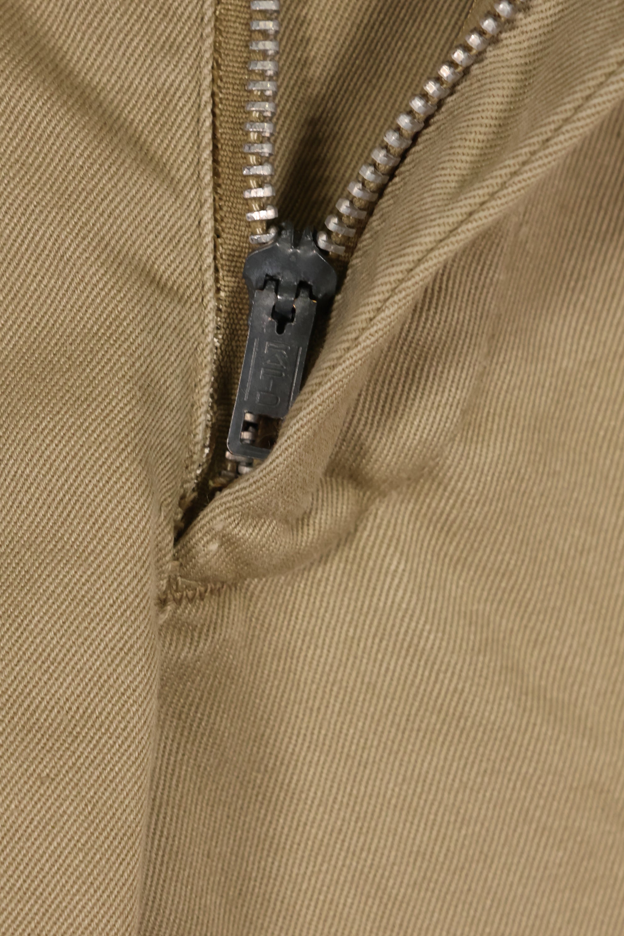 1960年代 アメリカ陸軍　カーキパンツ　チノパン　中古品  C