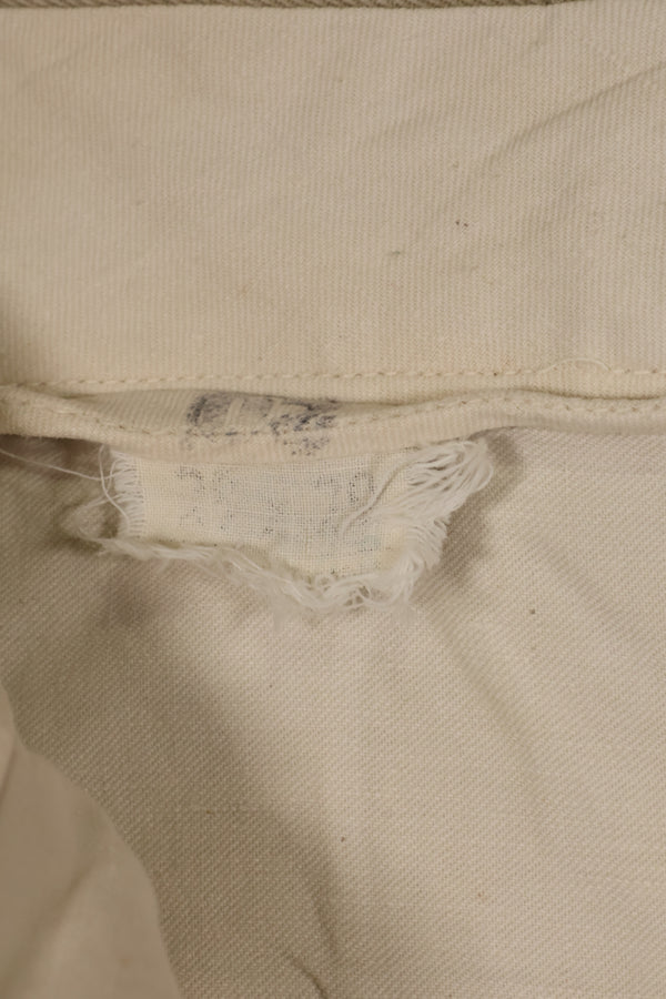 1970年代　小さめサイズ　アメリカ陸軍　カーキパンツ　使用感あり　中古品