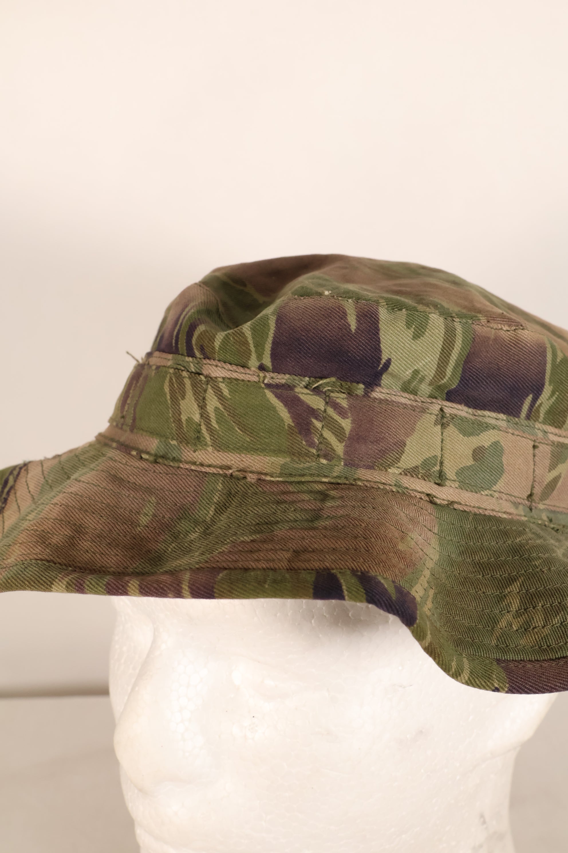 実物生地　タイガーストライプ　TO78　シルバータイガーパターン　CISOカット　ブーニー　戦後品　中古品