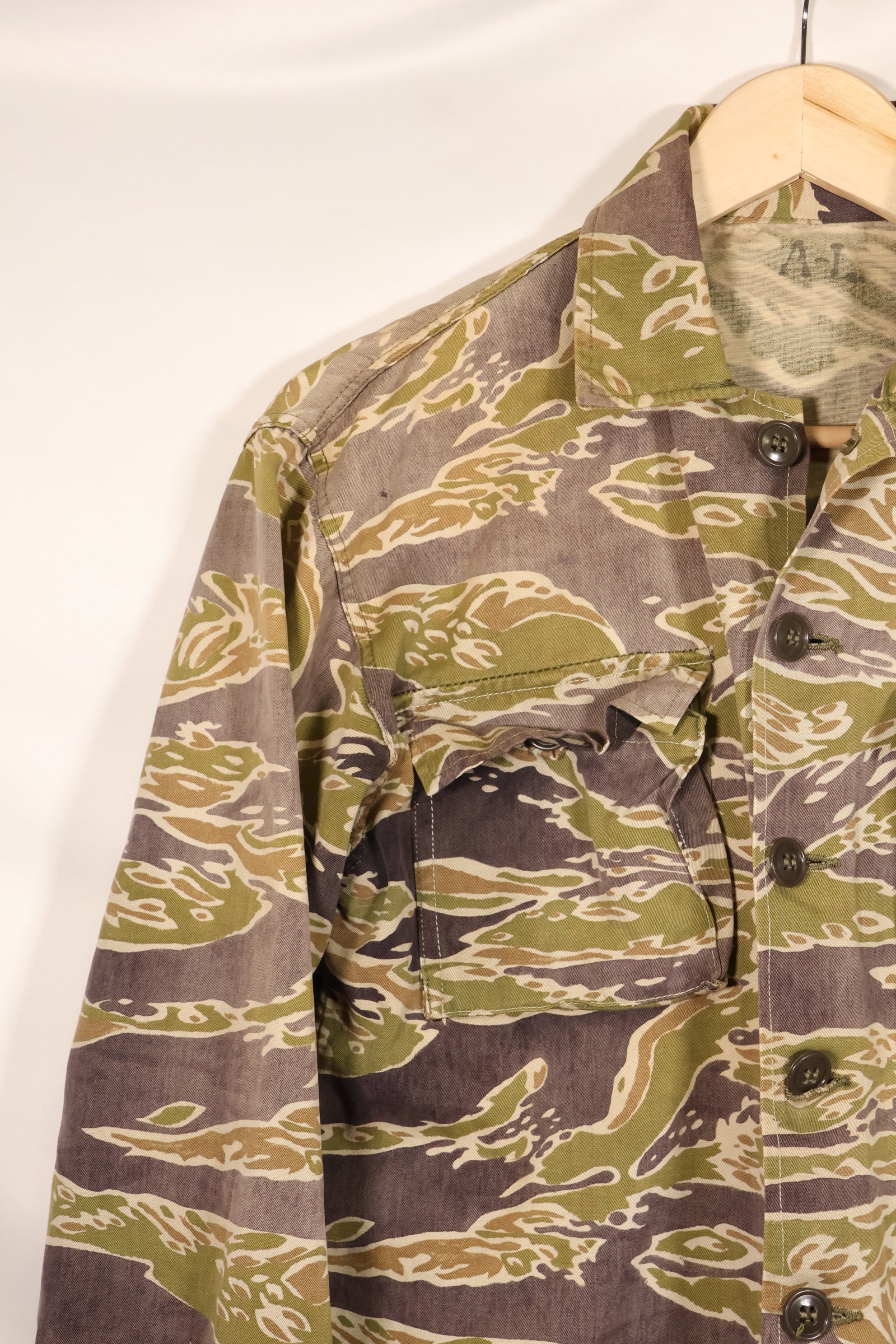 実物　レイトウォーパターン　タイガーストライプ　シャツ　ヘビーウェイト生地　退色あり　中古品