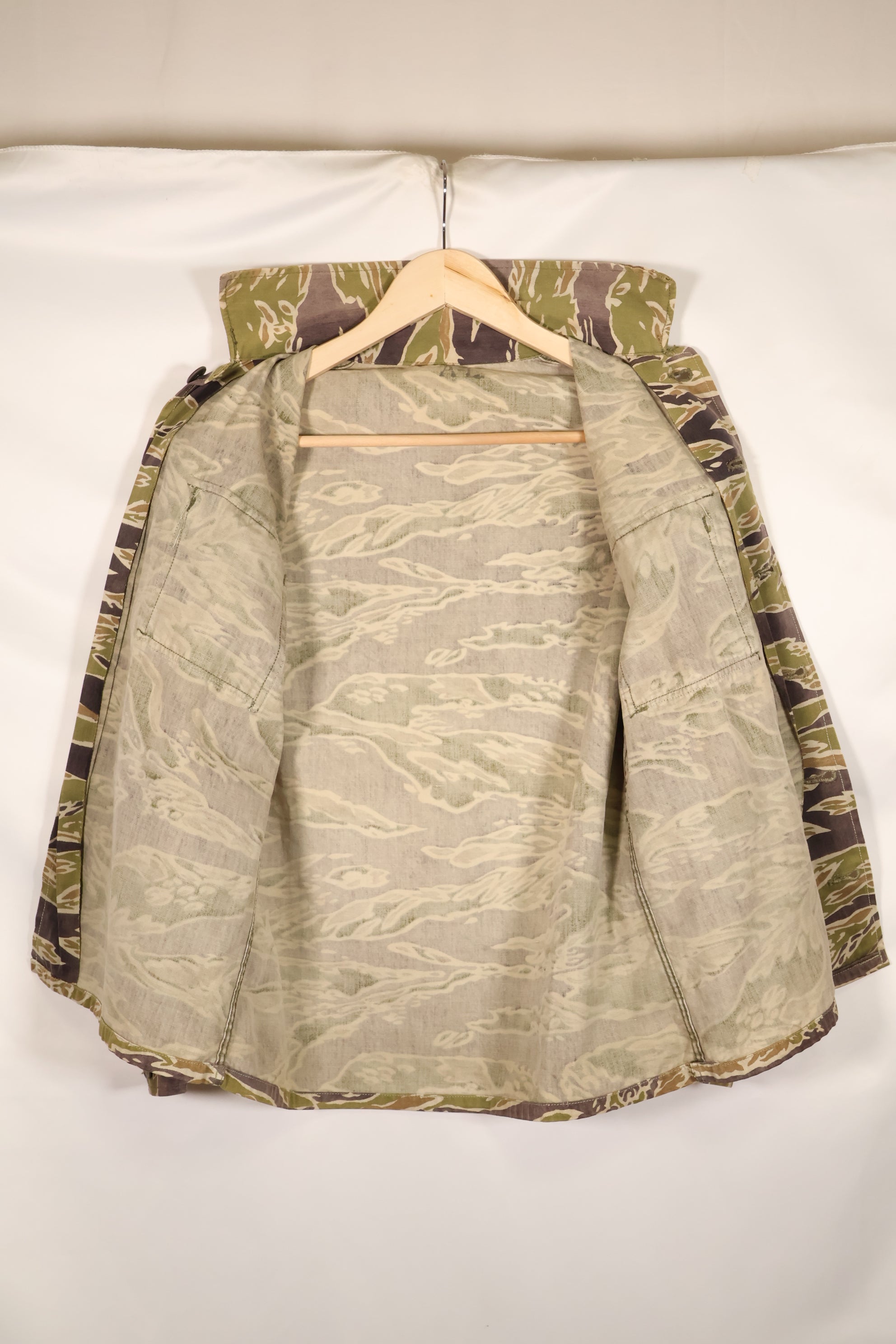 実物　レイトウォーパターン　タイガーストライプ　シャツ　ヘビーウェイト生地　退色あり　中古品