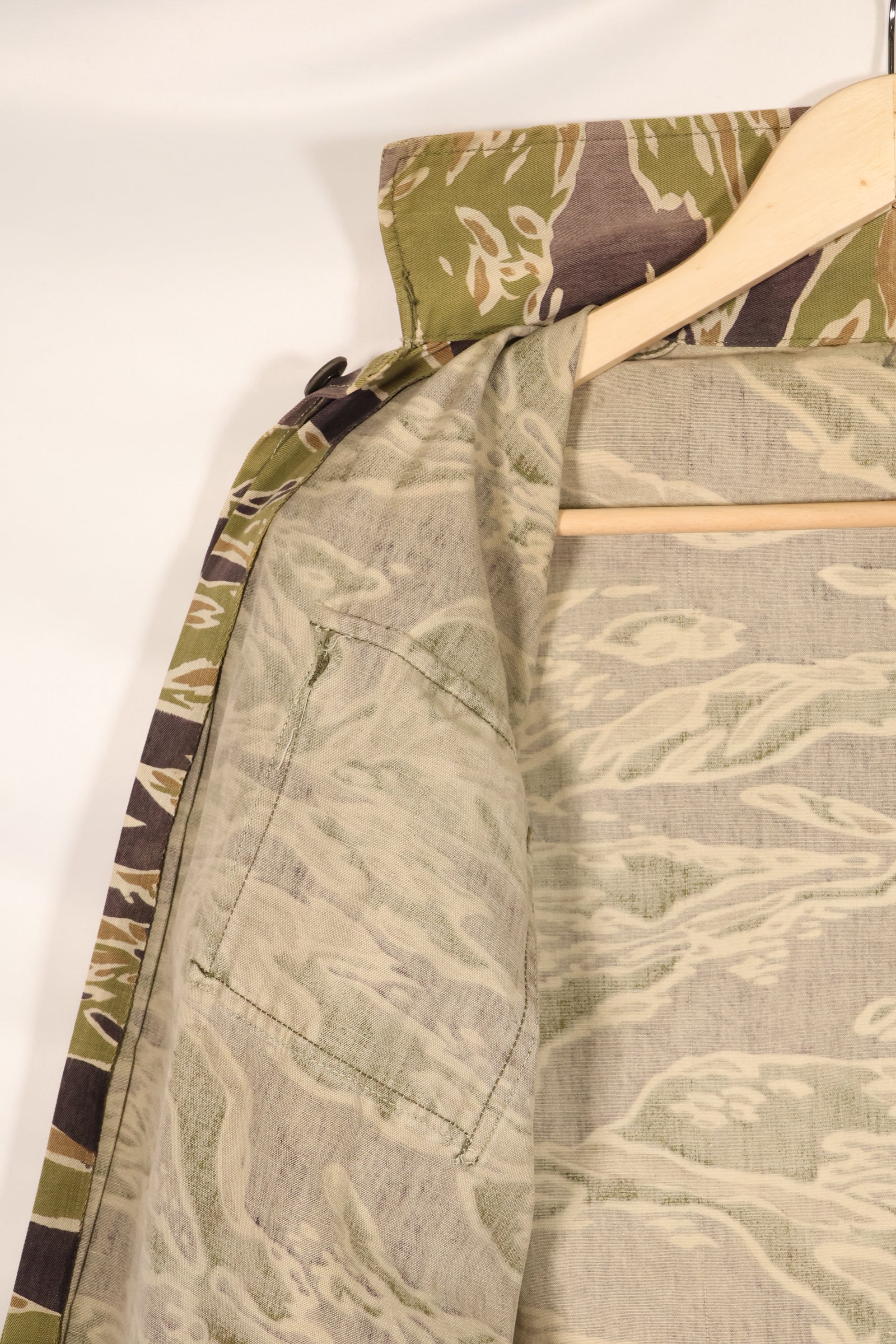 実物　レイトウォーパターン　タイガーストライプ　シャツ　ヘビーウェイト生地　退色あり　中古品