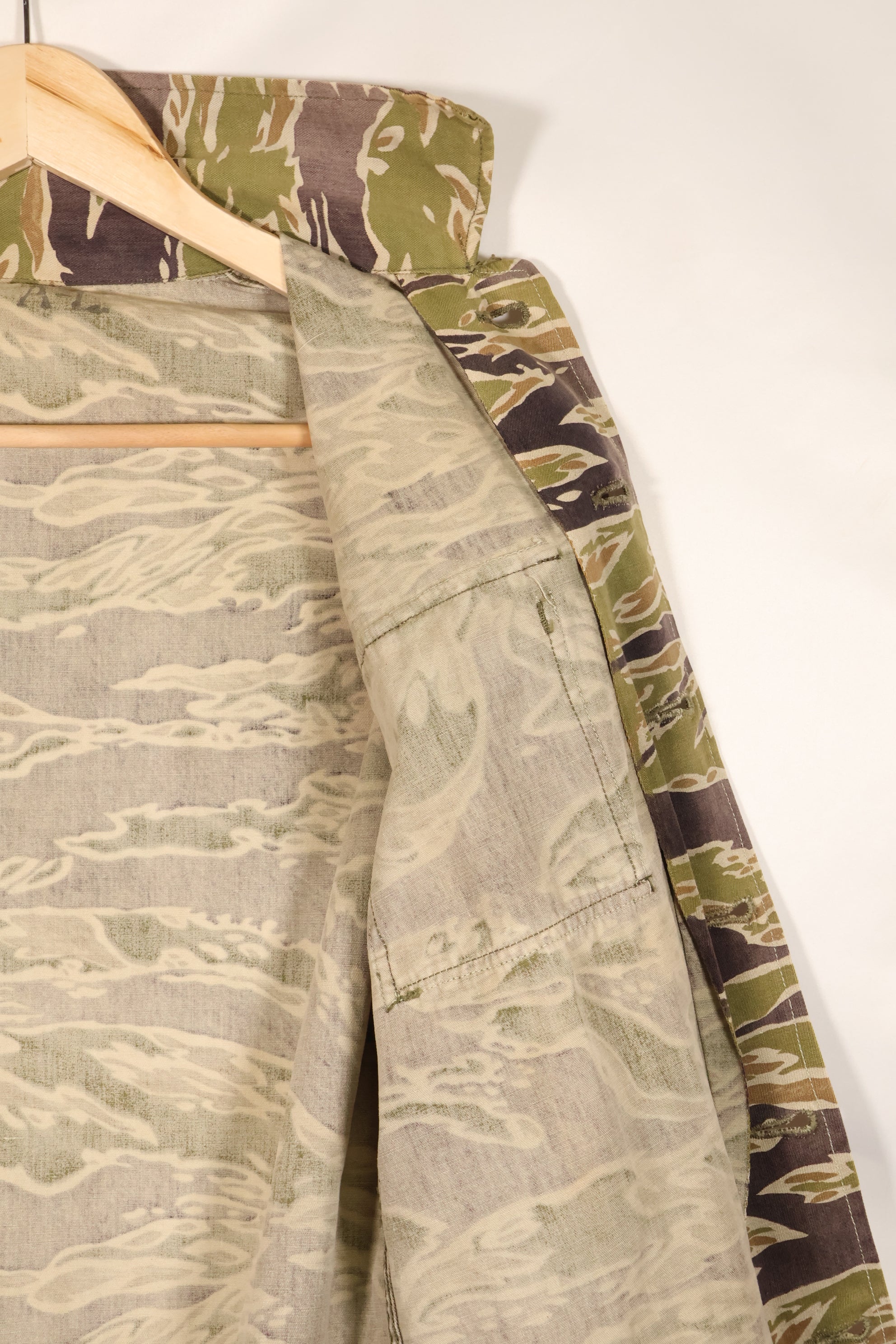 実物　レイトウォーパターン　タイガーストライプ　シャツ　ヘビーウェイト生地　退色あり　中古品