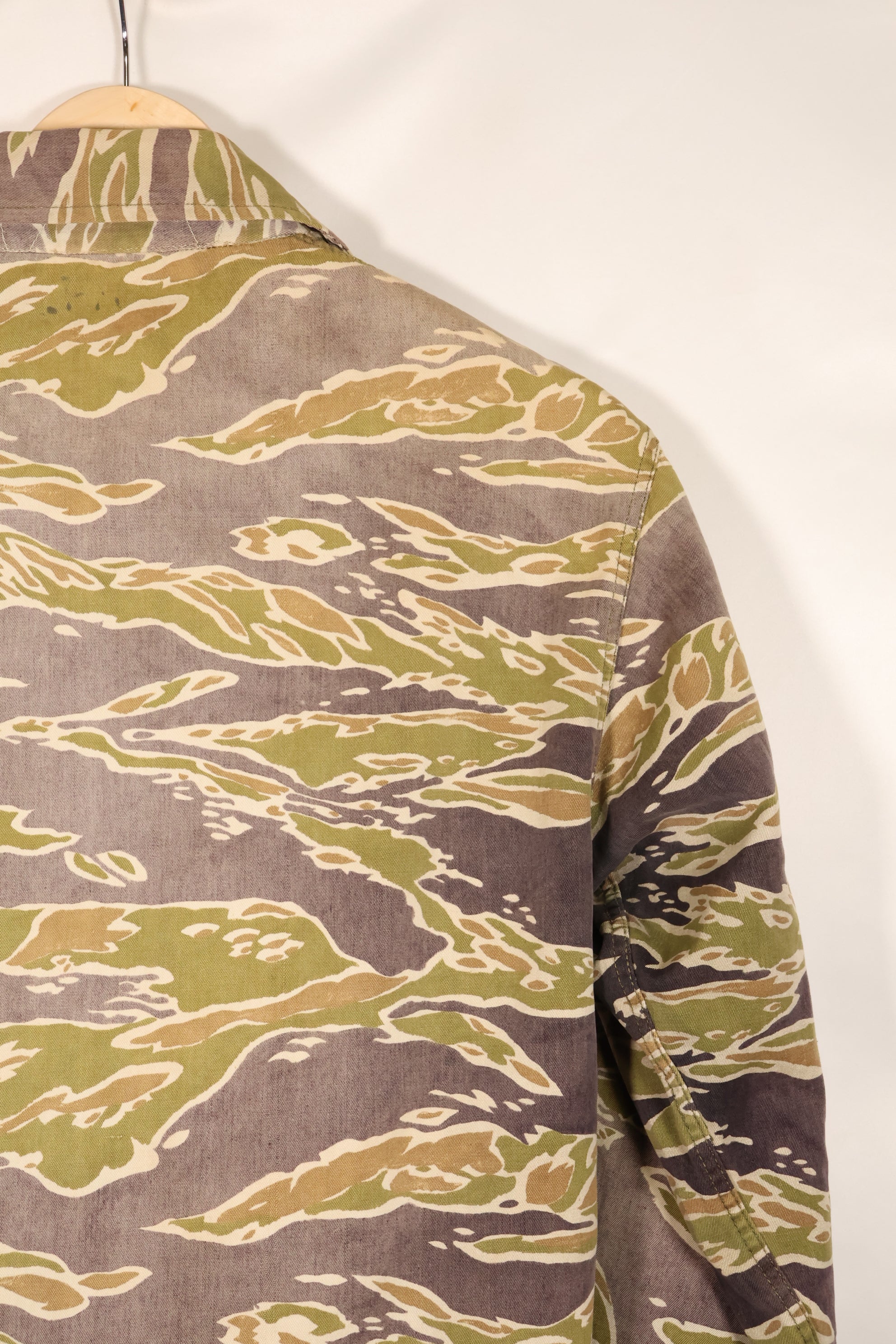 実物　レイトウォーパターン　タイガーストライプ　シャツ　ヘビーウェイト生地　退色あり　中古品