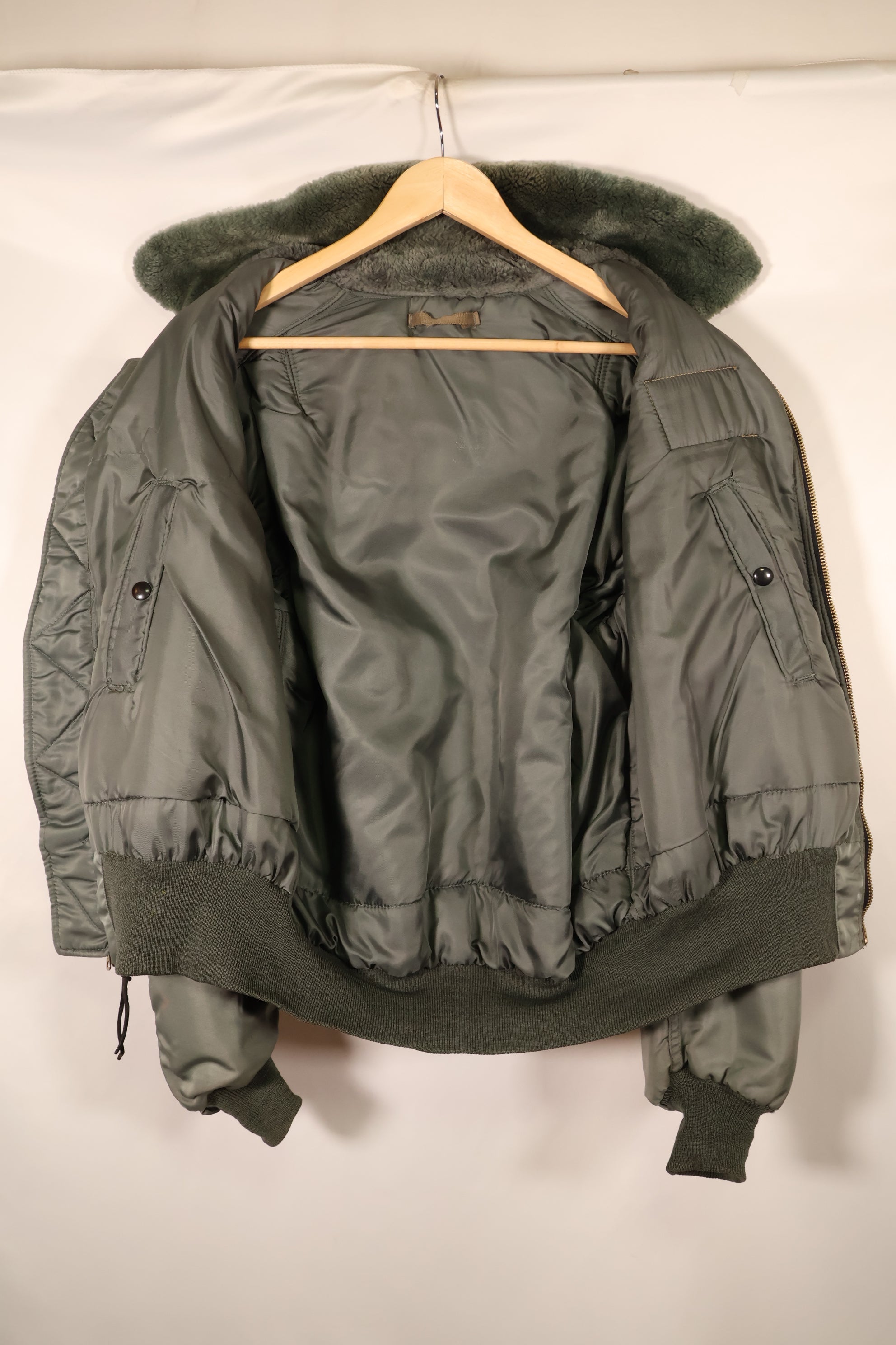 1950年代前半　推定 LARGE or 44程度　アメリカ空軍　B-15D　インターメディエイト　フライトジャケット　中古品