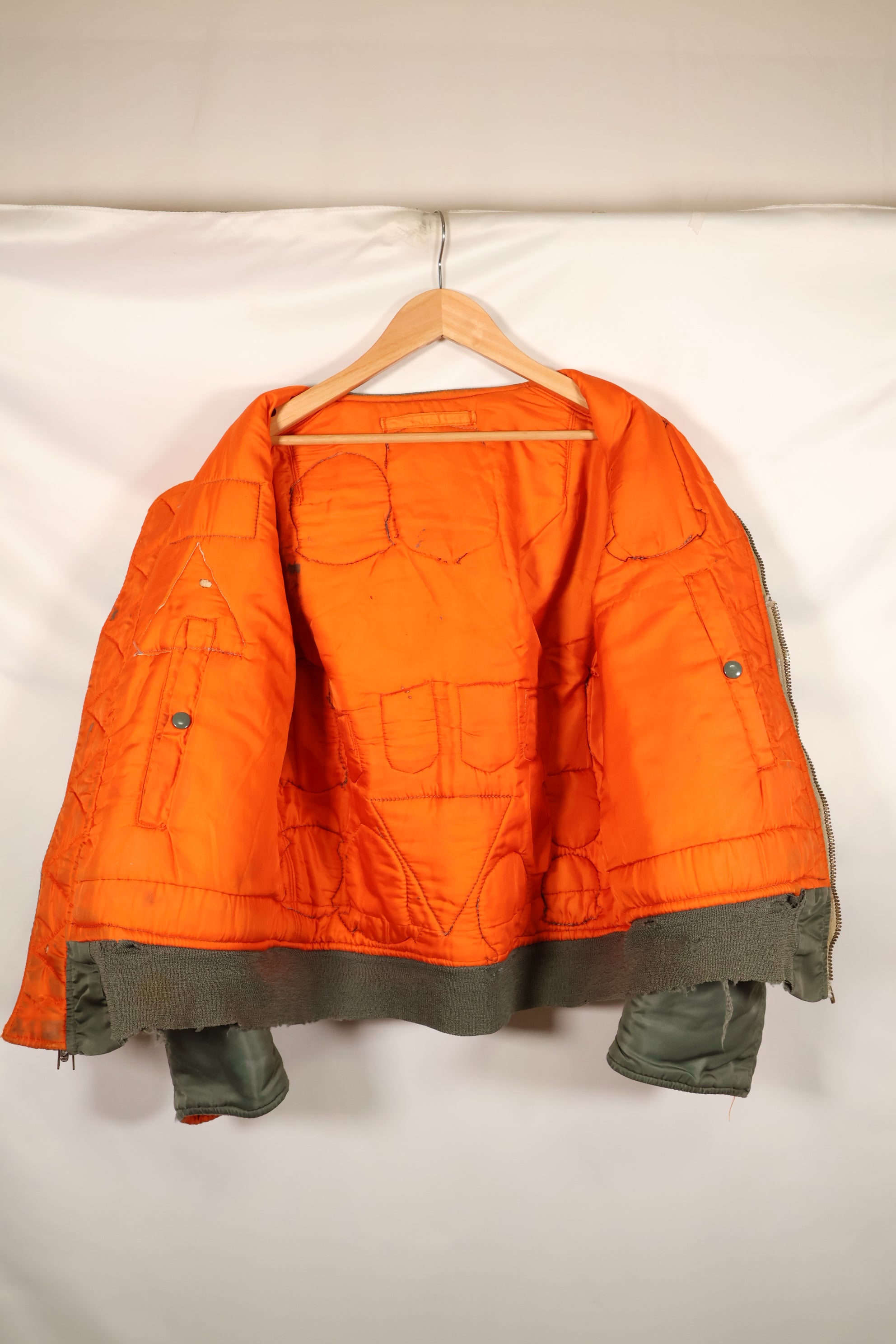 1960年代後半　推定 LARGE アメリカ海軍　MA-1　フライトジャケット　パイロット改造あり　中古品