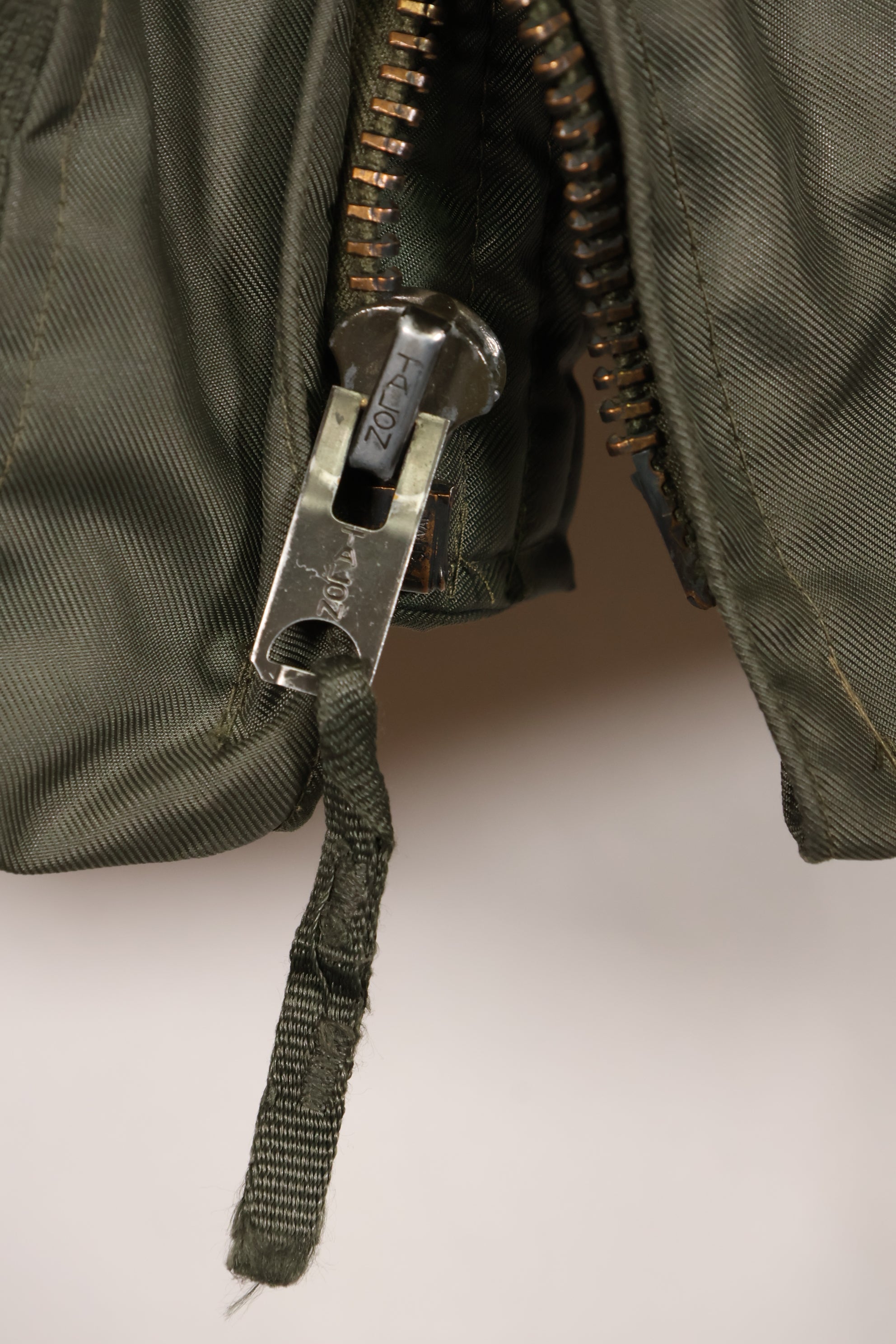 1975年契約　LARGE　アメリカ海軍　CWU-45P フライトジャケット　インターメディエイト　ポケット付　中古品