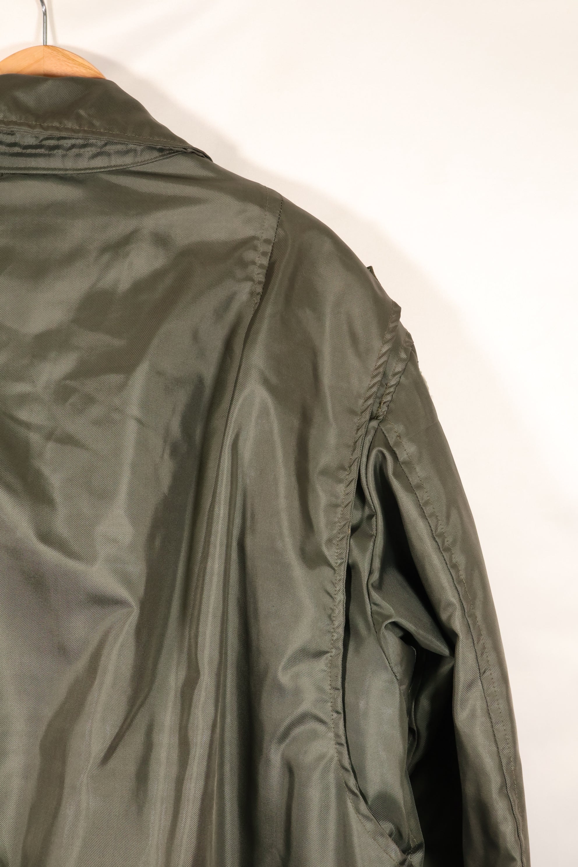 1975年契約　LARGE　アメリカ海軍　CWU-45P フライトジャケット　インターメディエイト　ポケット付　中古品