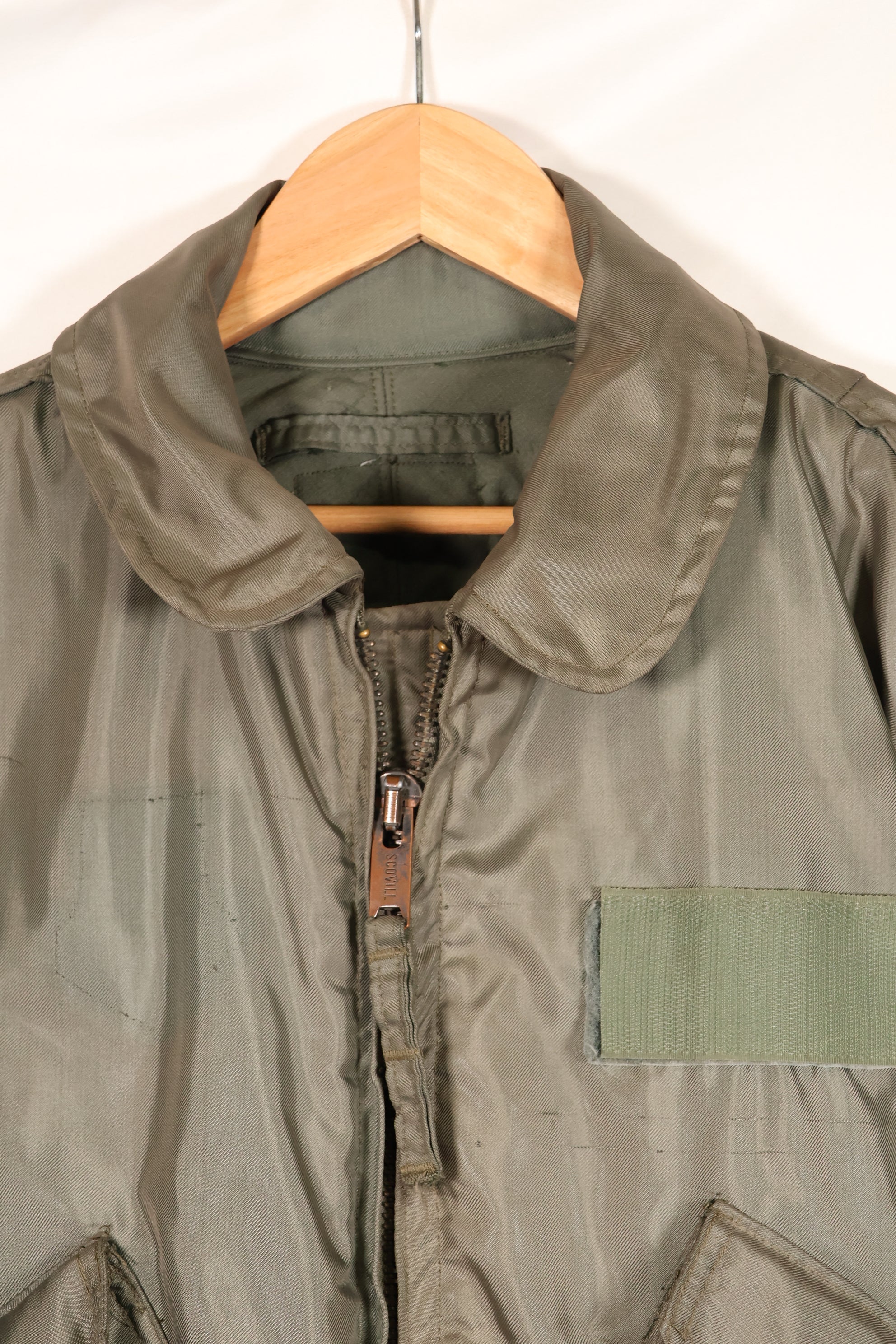 1970年代後半頃　推定MEDIUM　アメリカ海軍　CWU-45P フライトジャケット　インターメディエイト　中古品