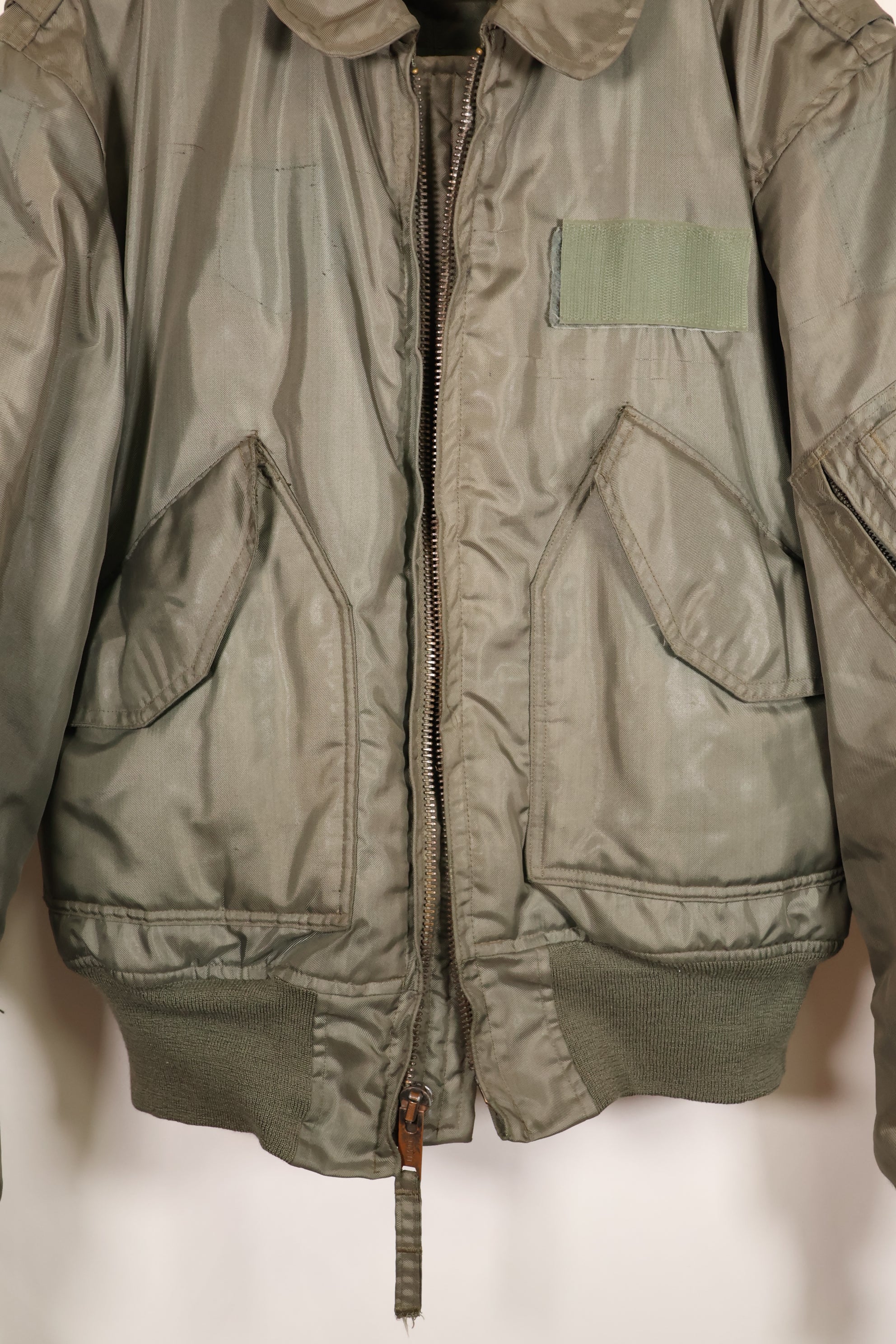 1970年代後半頃　推定MEDIUM　アメリカ海軍　CWU-45P フライトジャケット　インターメディエイト　中古品