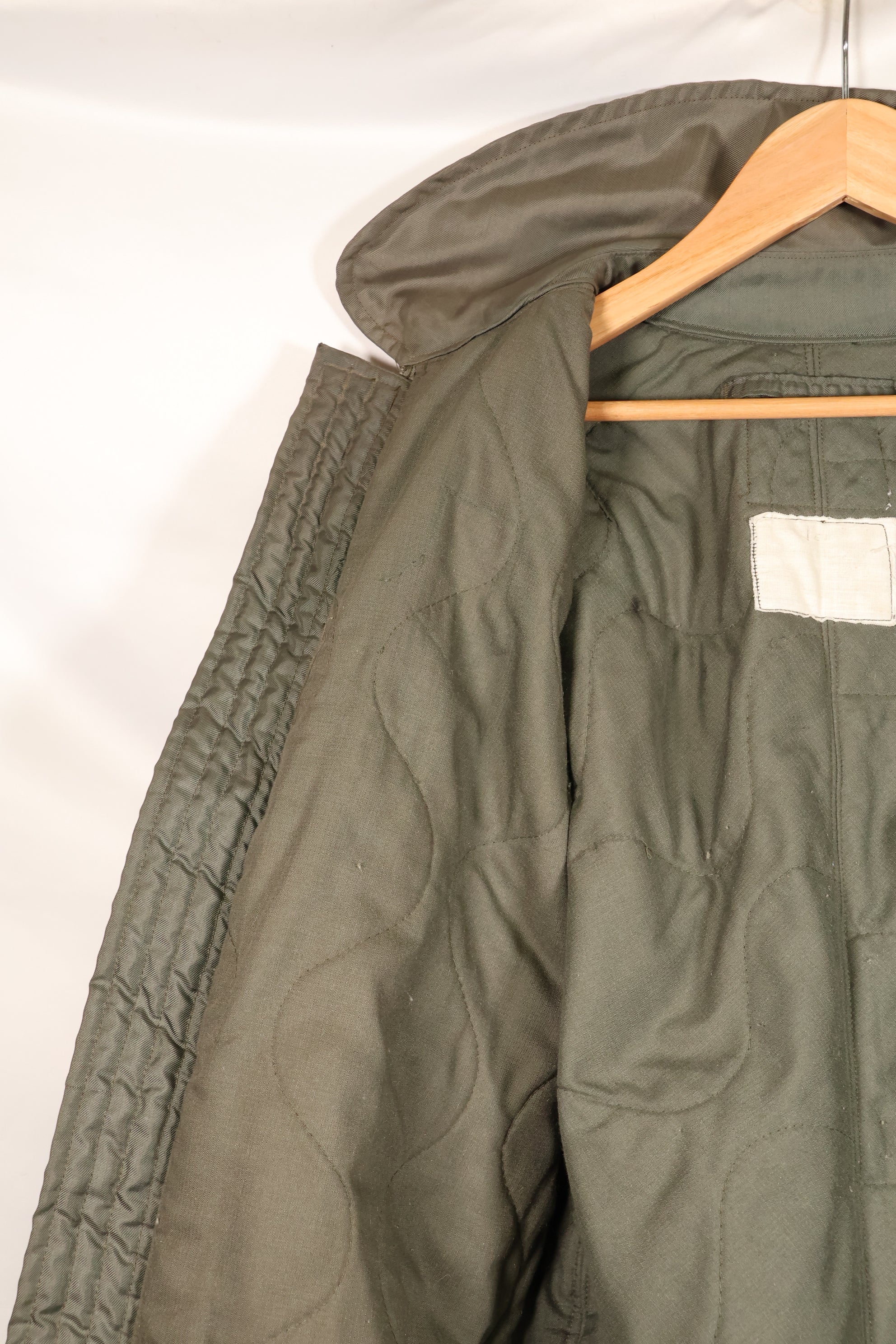 1970年代後半頃　推定MEDIUM　アメリカ海軍　CWU-45P フライトジャケット　インターメディエイト　中古品